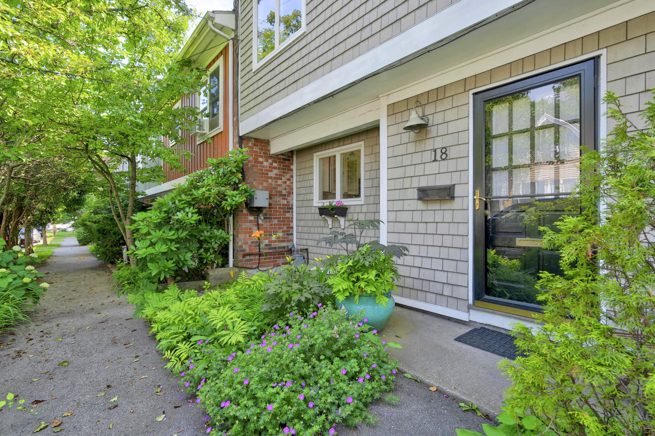 18 Ponce Street Property Photo 1