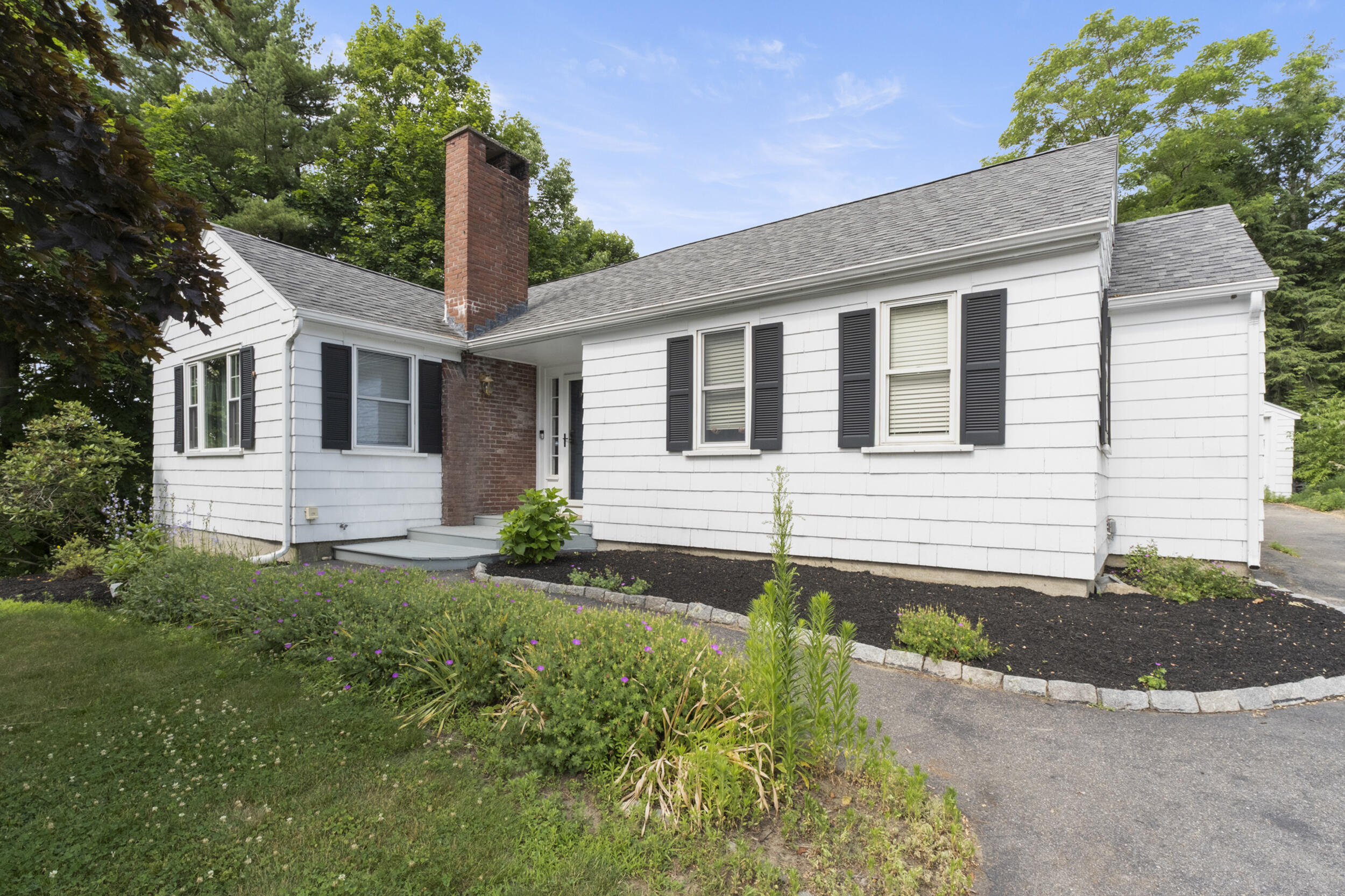 10 Blaine Avenue Property Photo 1