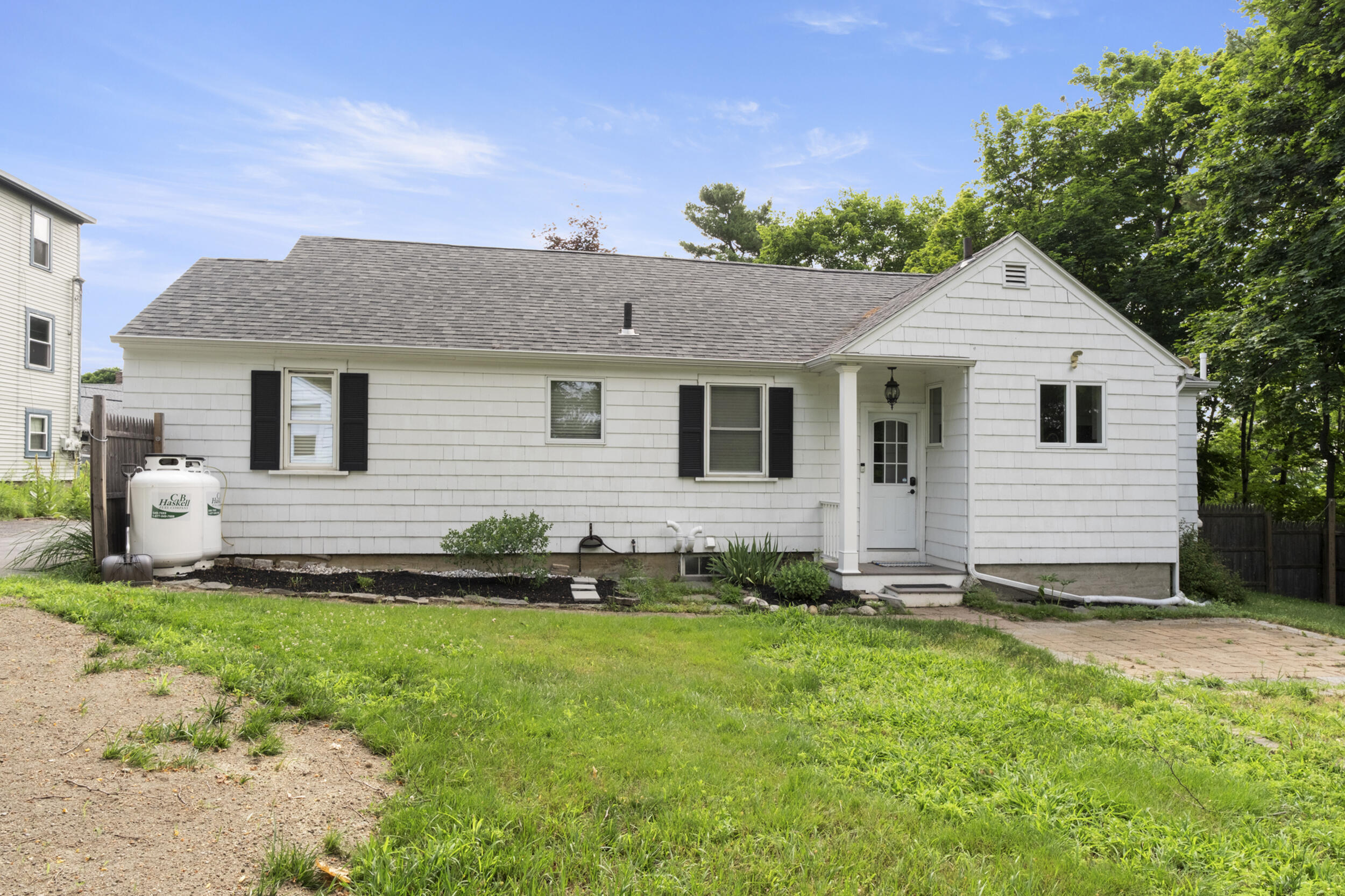 10 Blaine Avenue Property Photo 2
