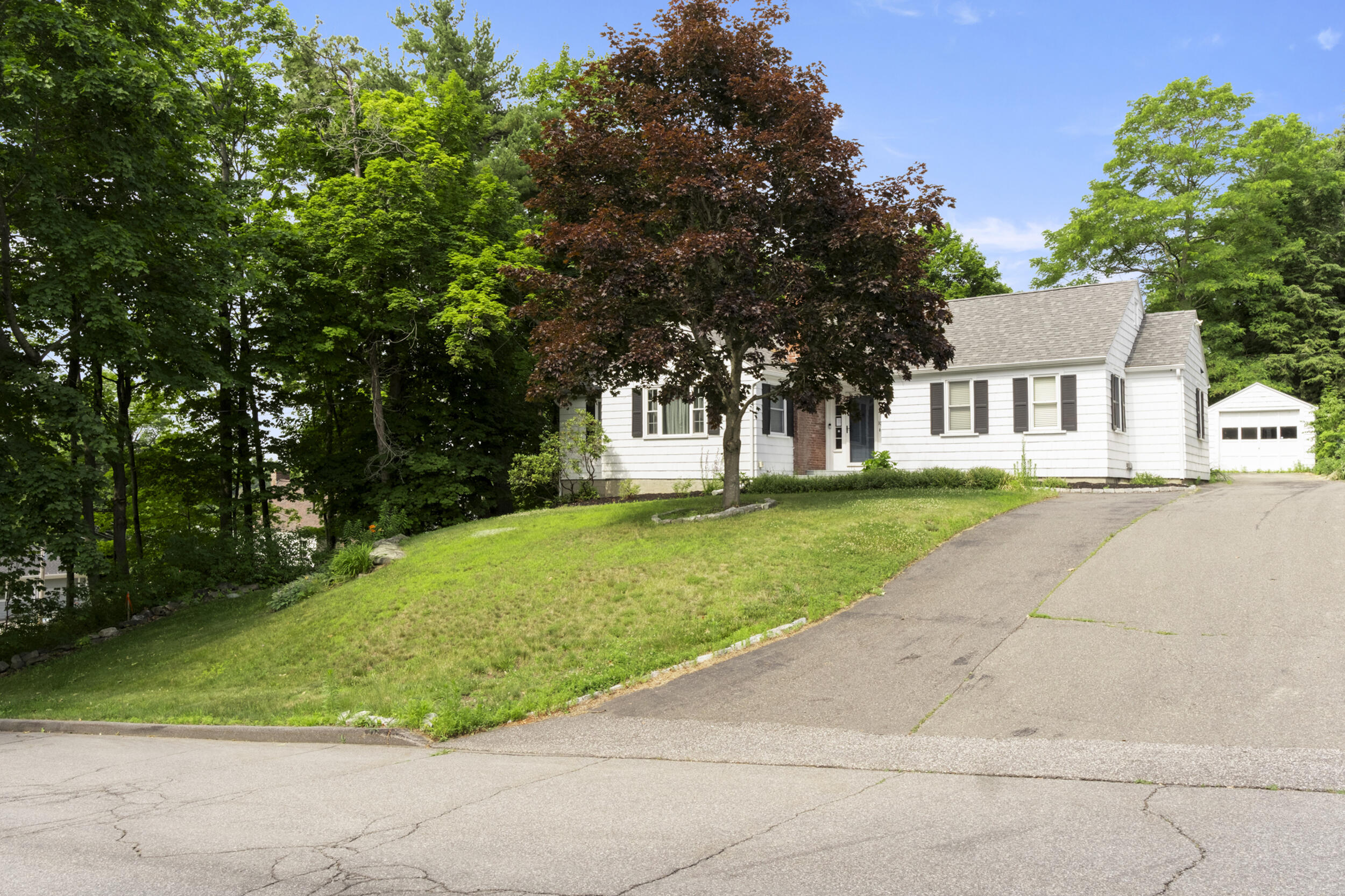 10 Blaine Avenue Property Photo 4