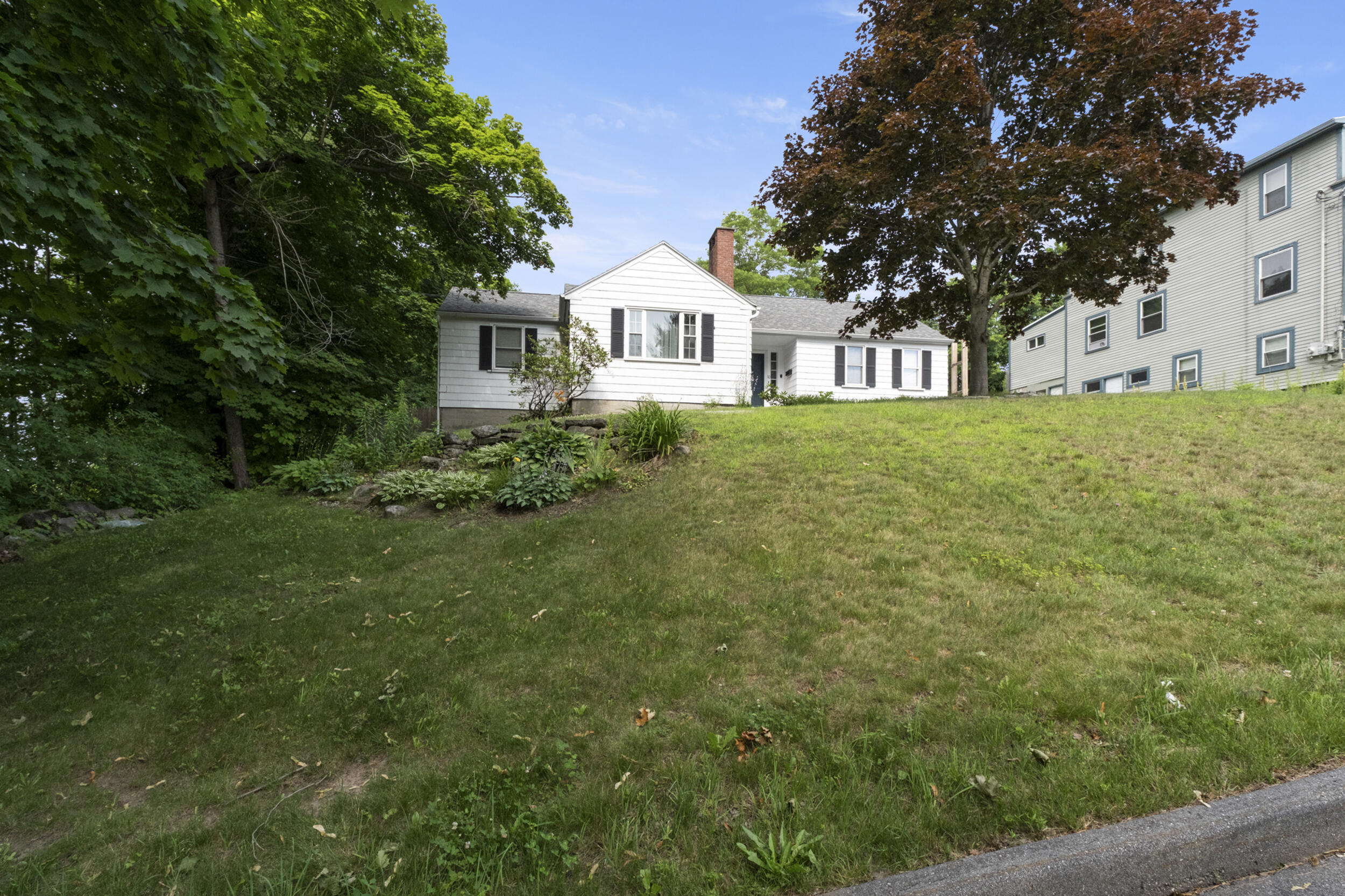 10 Blaine Avenue Property Photo 6