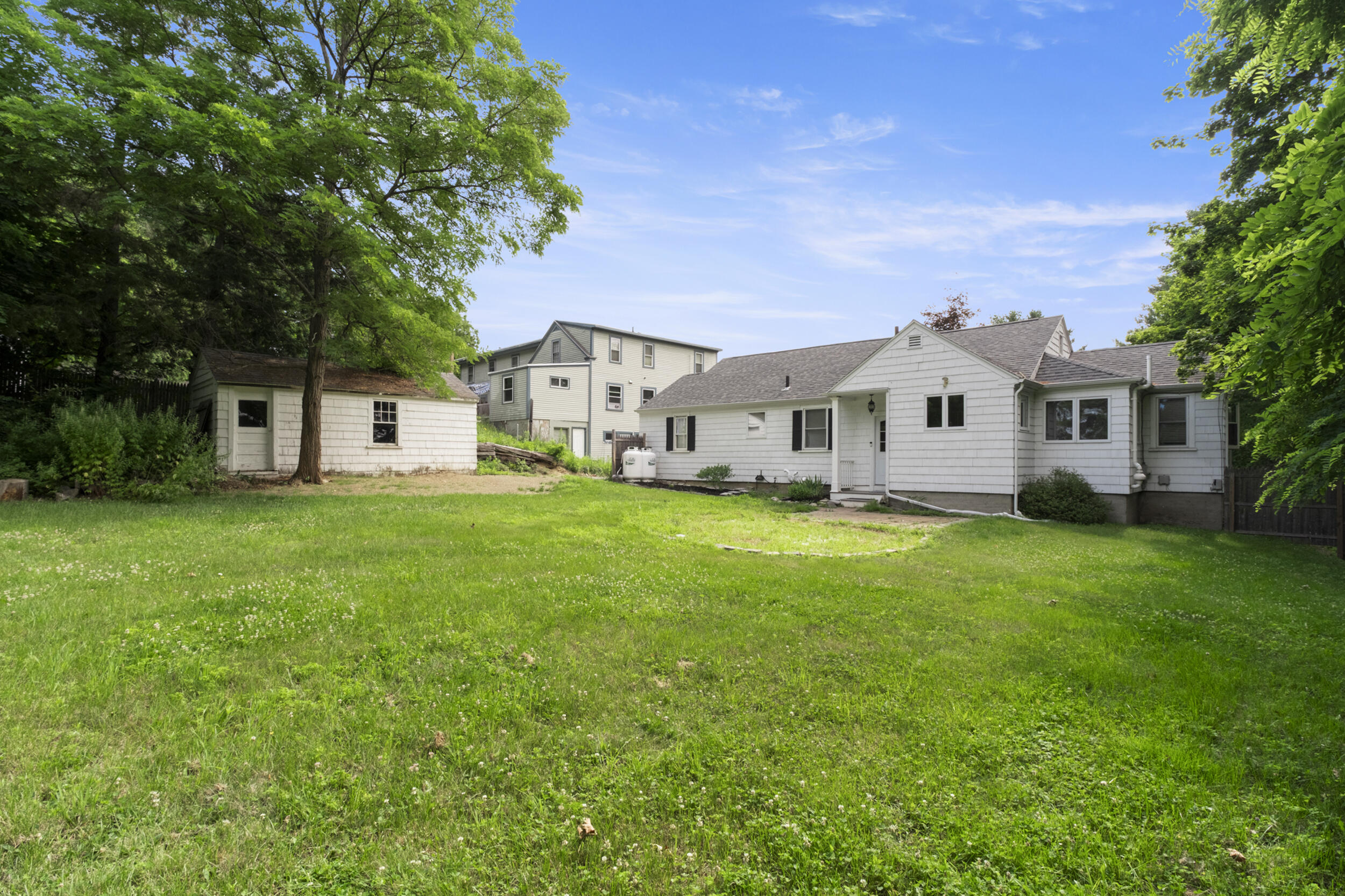 10 Blaine Avenue Property Photo 9