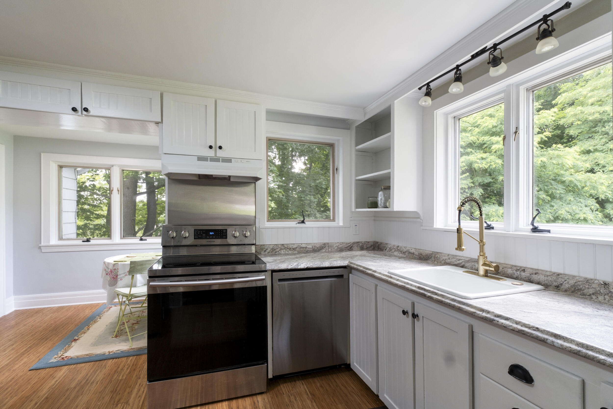 10 Blaine Avenue Property Photo 18
