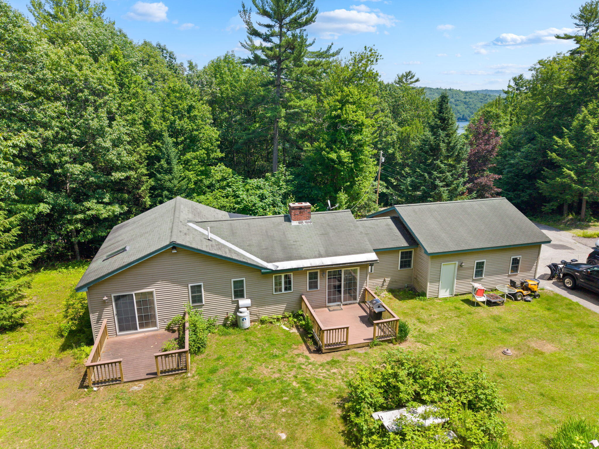 824 Meadow Road Property Photo 6