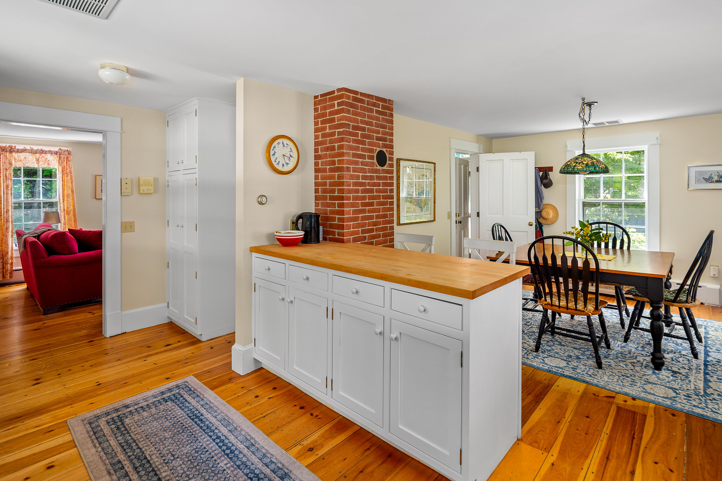 125 Russell Avenue Property Photo 7
