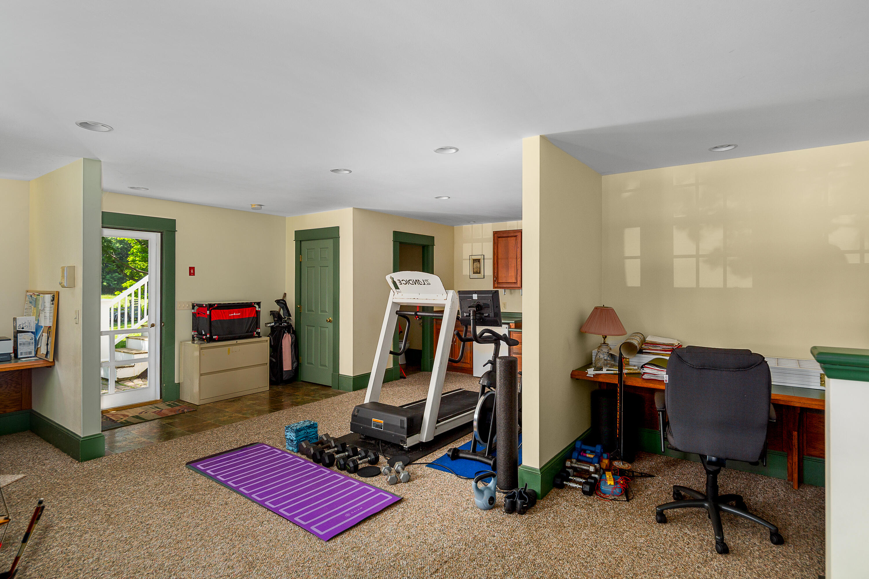 125 Russell Avenue Property Photo 33