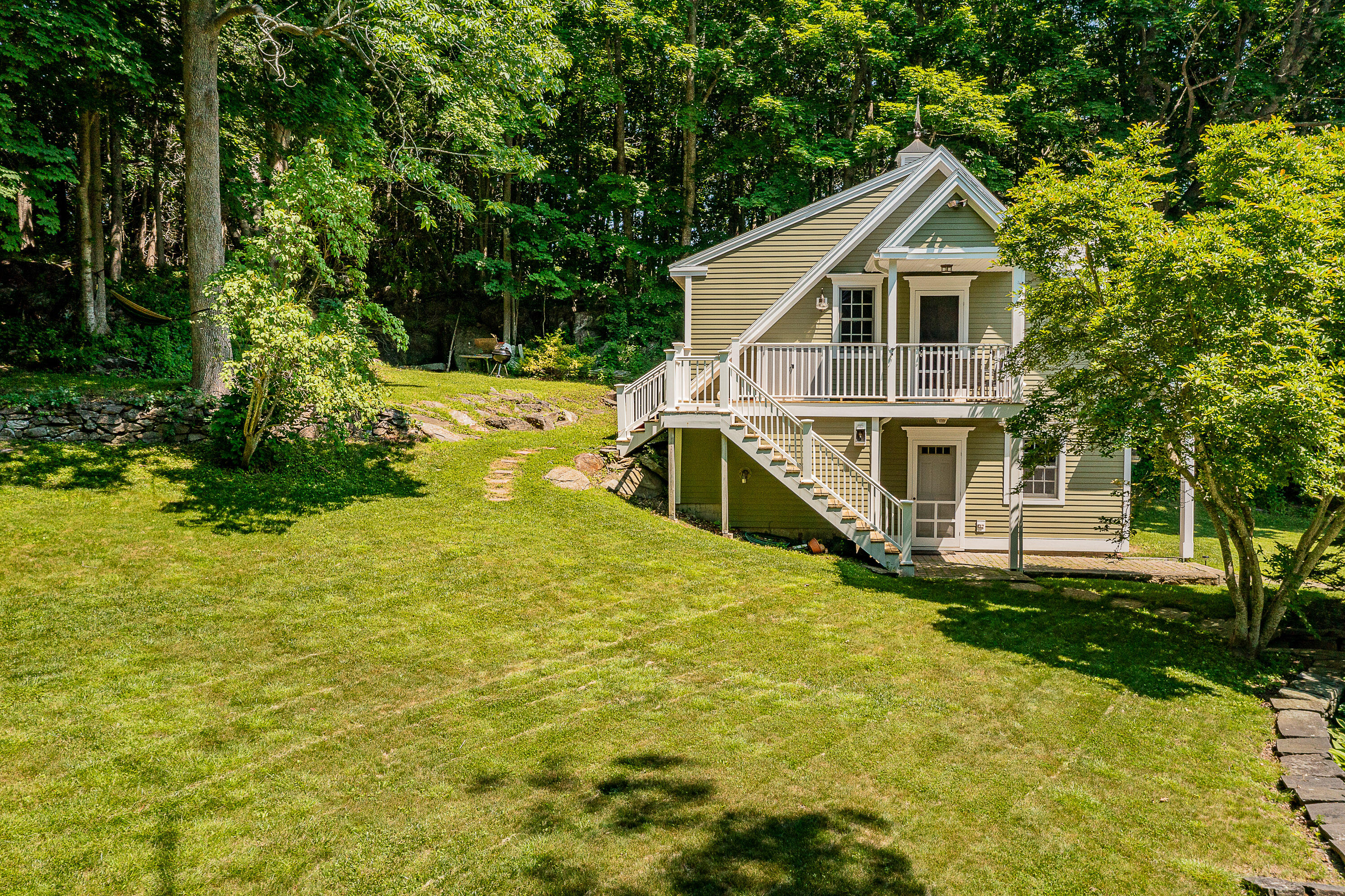 125 Russell Avenue Property Photo 37