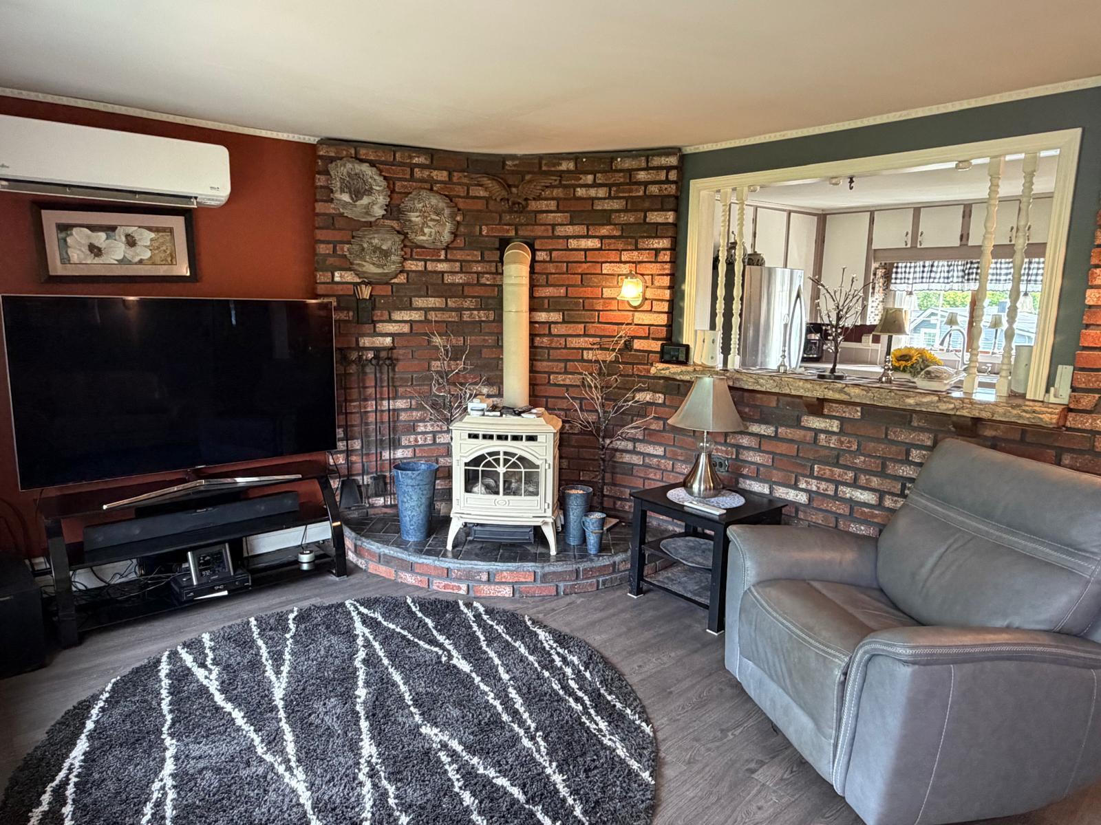 9 Spring Street Property Photo 13