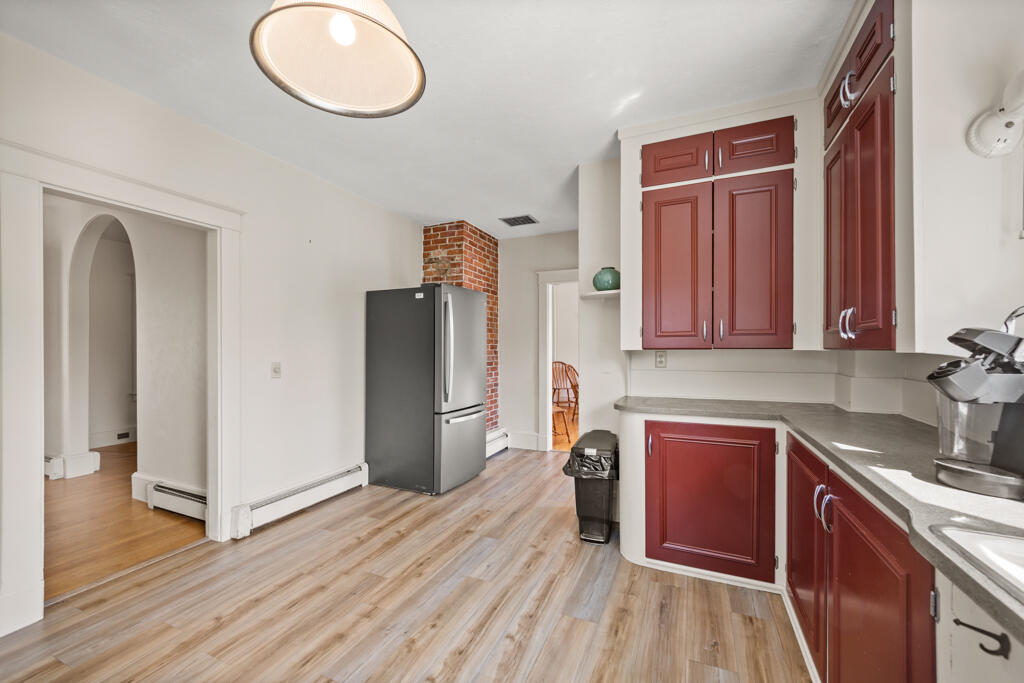 579 Main Street Property Photo 13