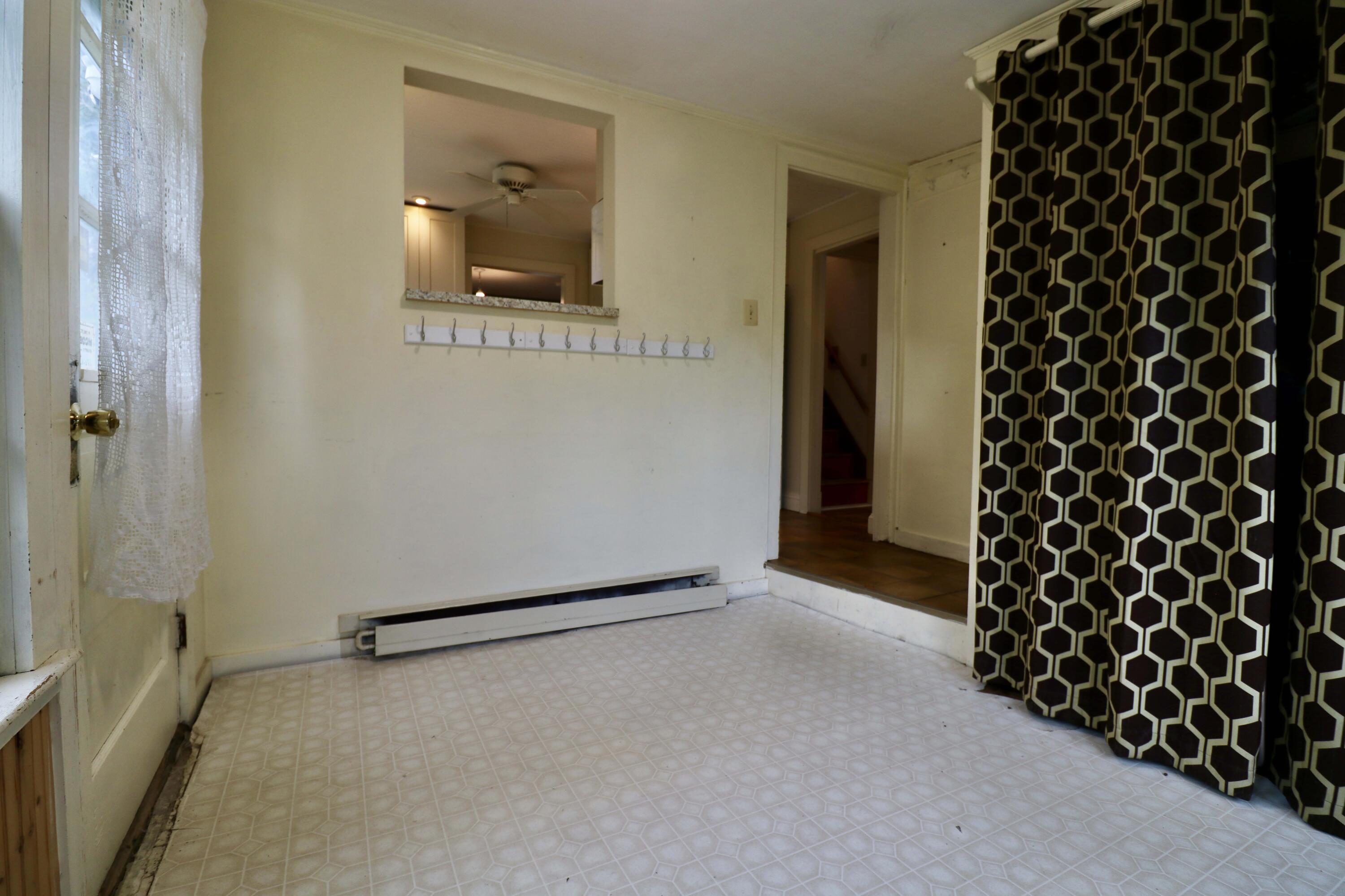 705 Riverside Street Property Photo 9