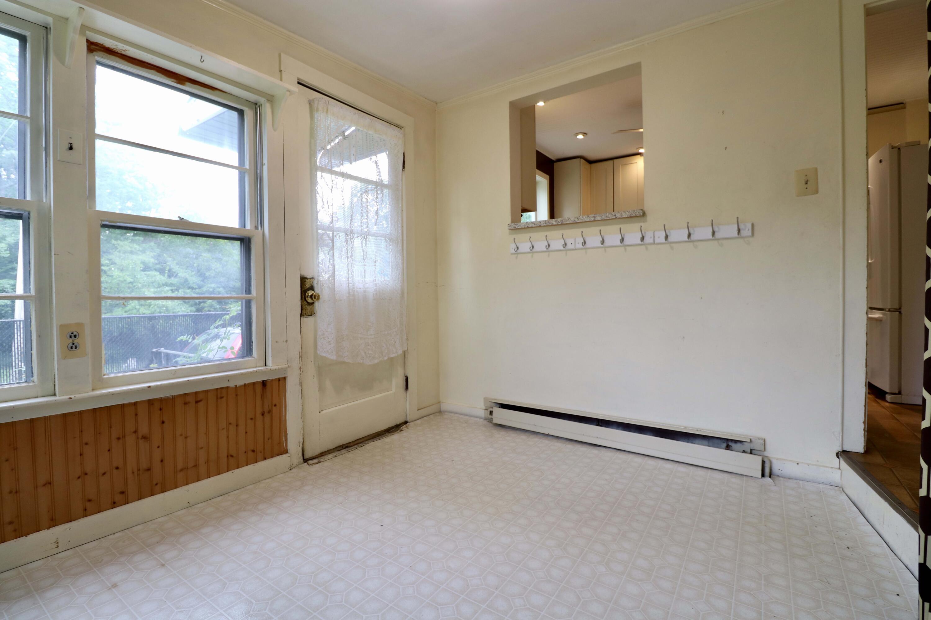 705 Riverside Street Property Photo 10