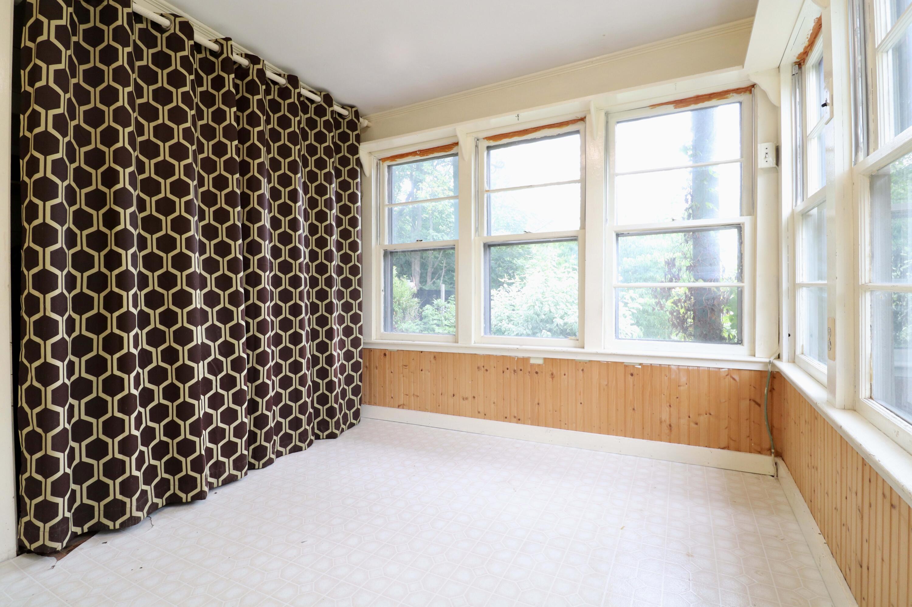 705 Riverside Street Property Photo 11