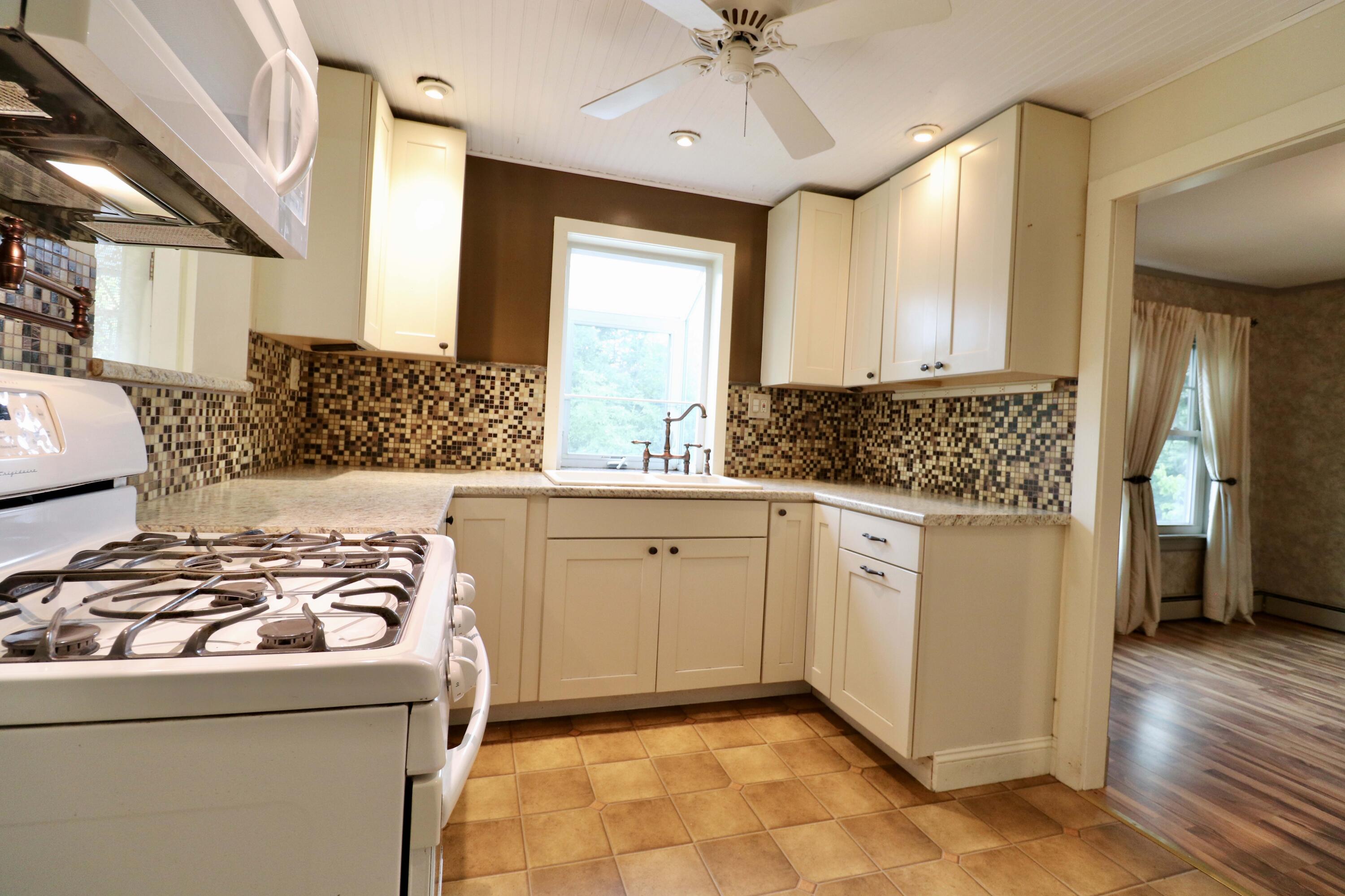 705 Riverside Street Property Photo 13