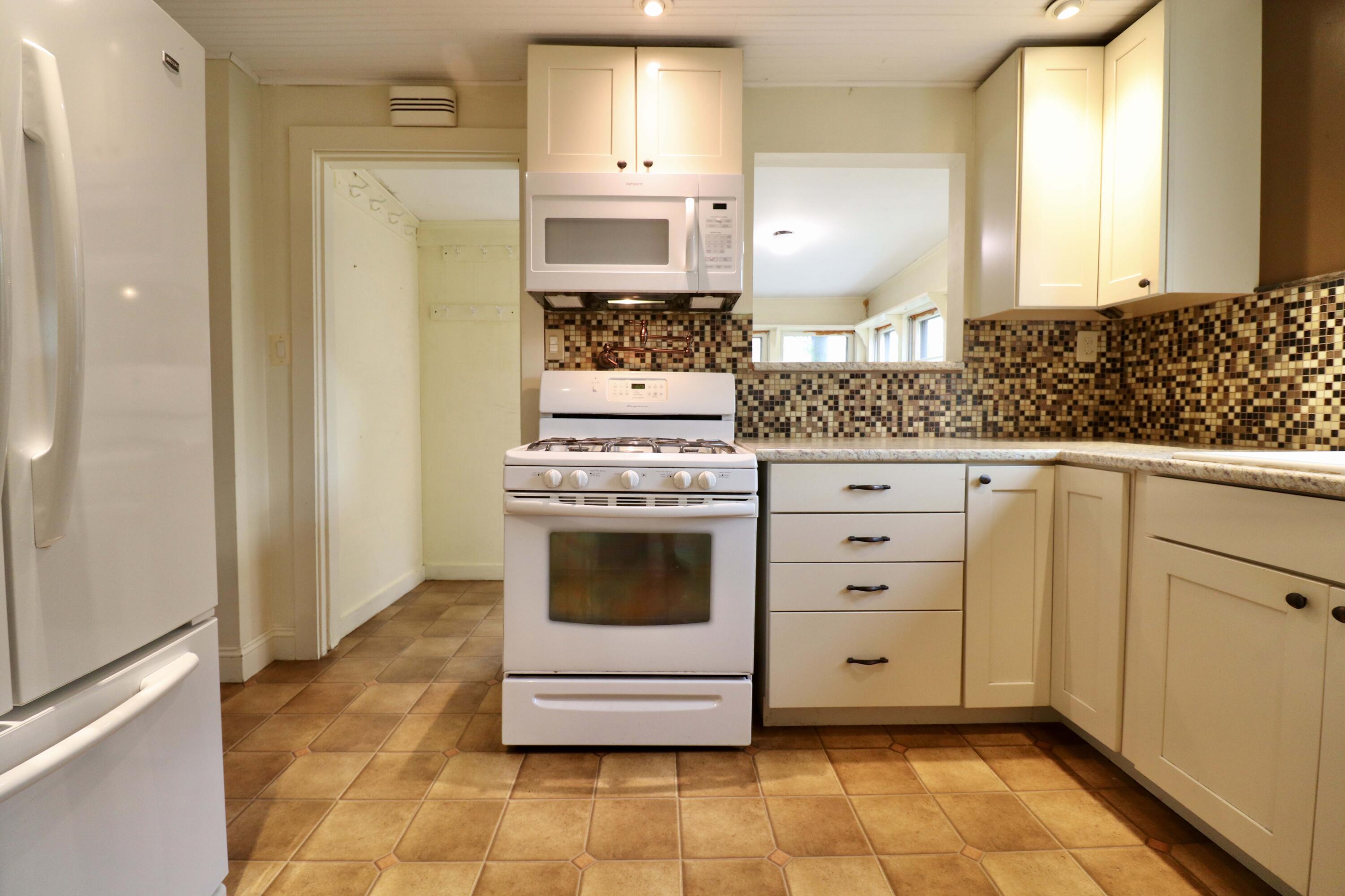 705 Riverside Street Property Photo 15