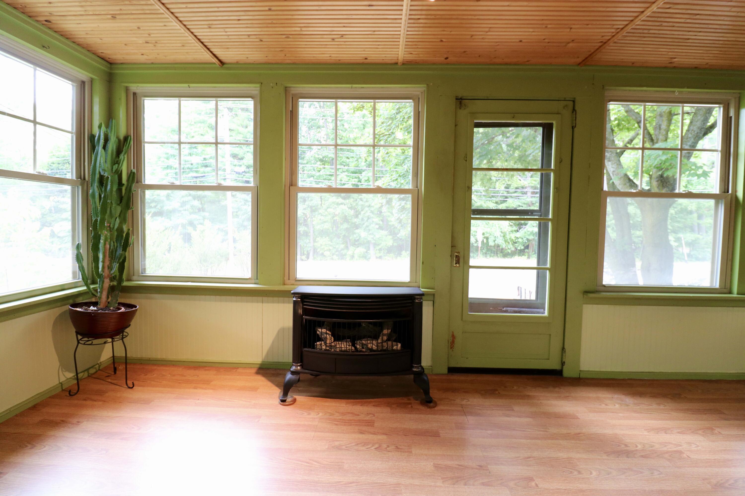 705 Riverside Street Property Photo 24