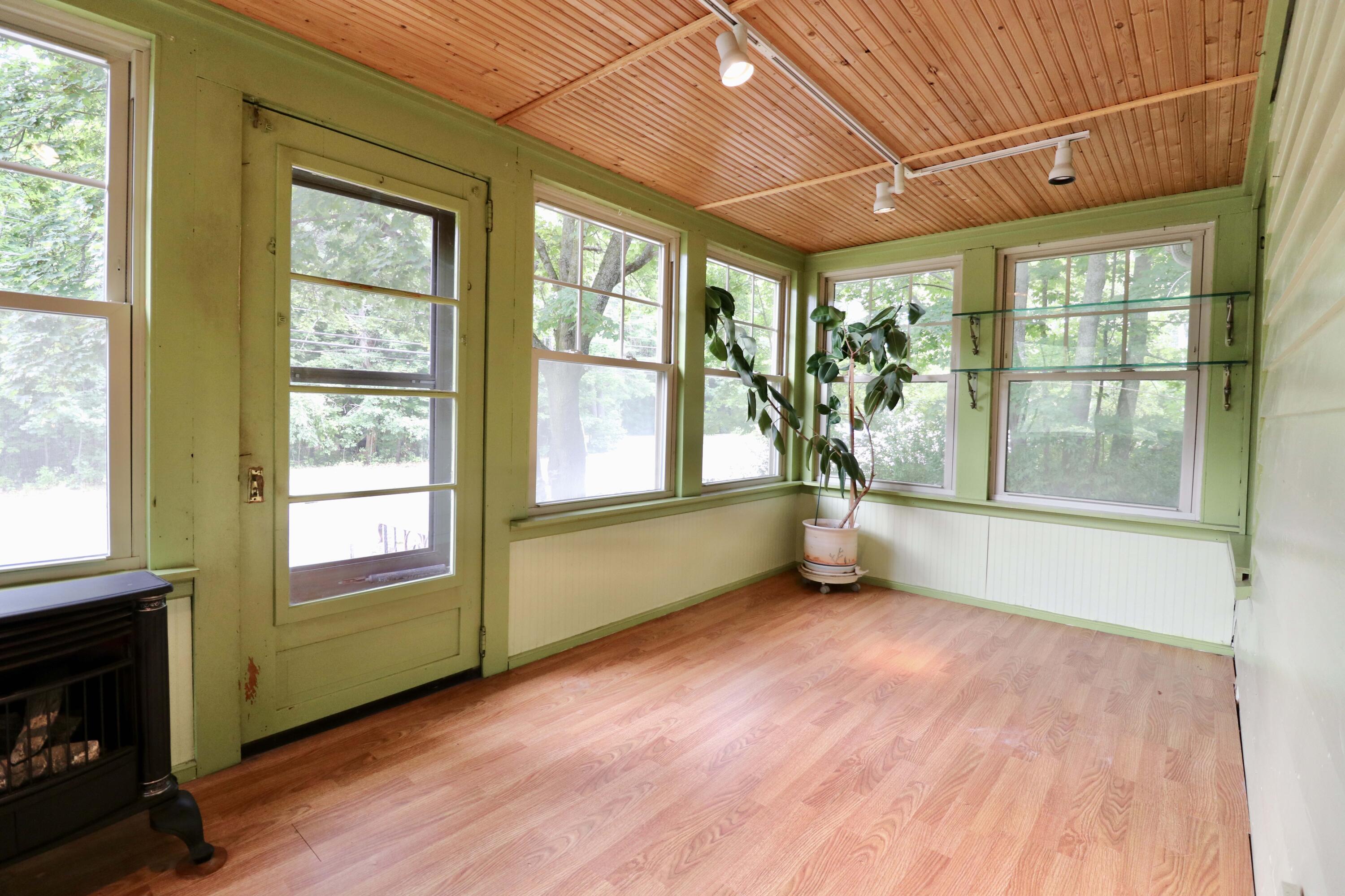 705 Riverside Street Property Photo 26