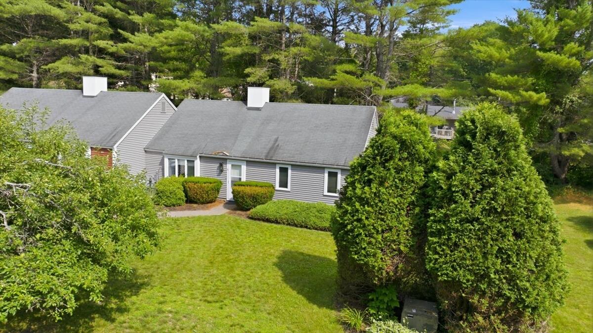 6 Colonial Way 6 Property Photo 2
