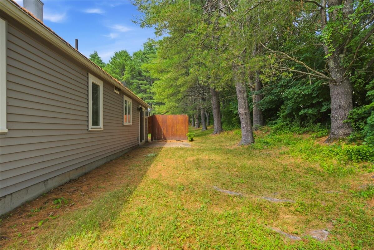 6 Colonial Way 6 Property Photo 4