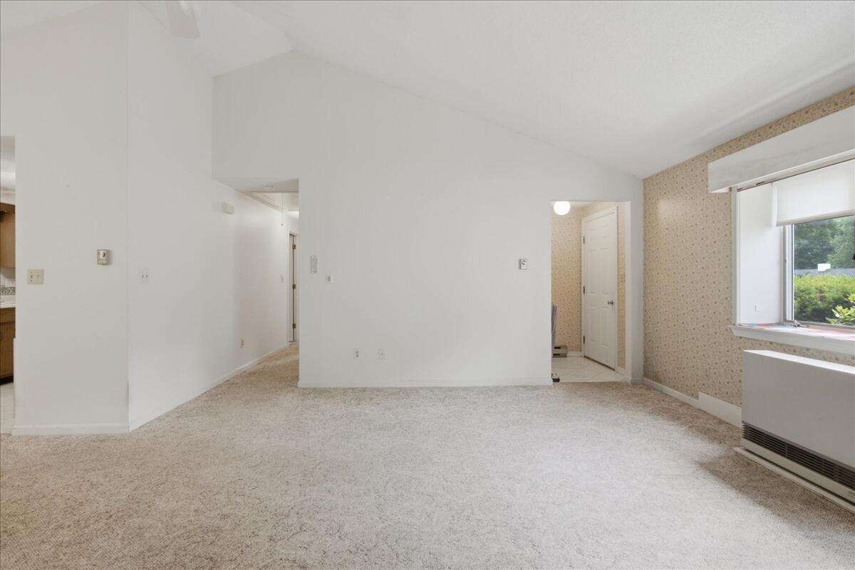 6 Colonial Way 6 Property Photo 10