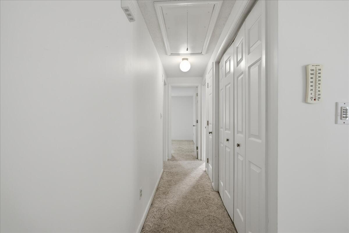 6 Colonial Way 6 Property Photo 21