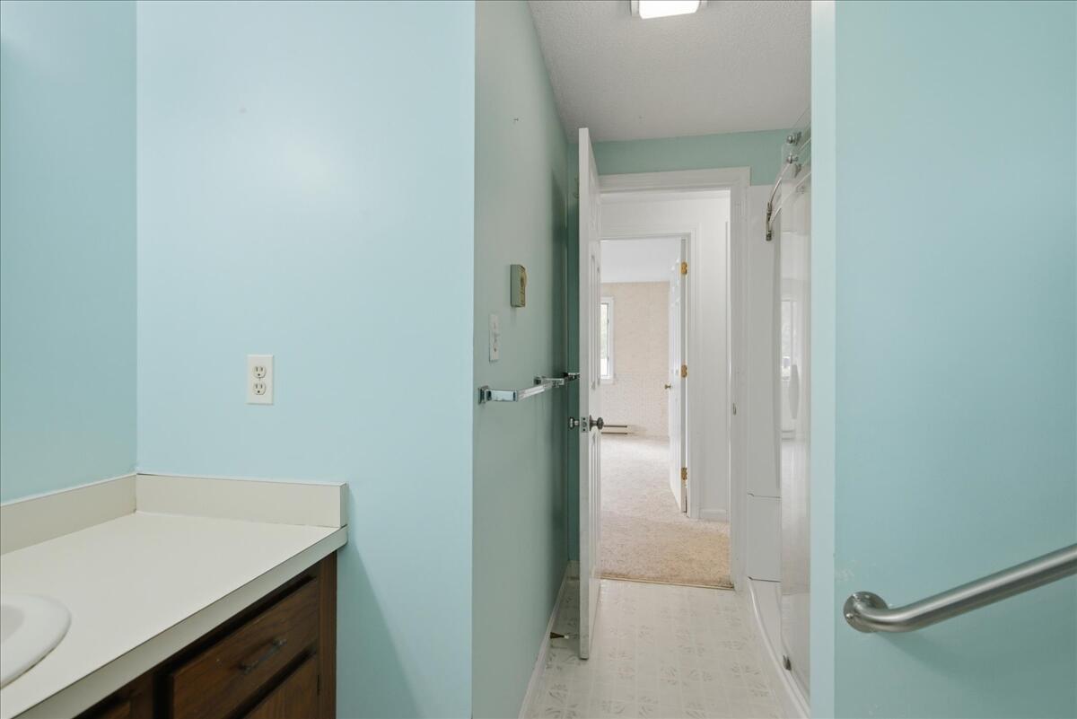6 Colonial Way 6 Property Photo 24