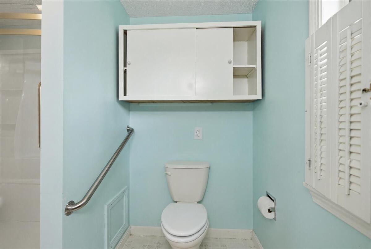 6 Colonial Way 6 Property Photo 25