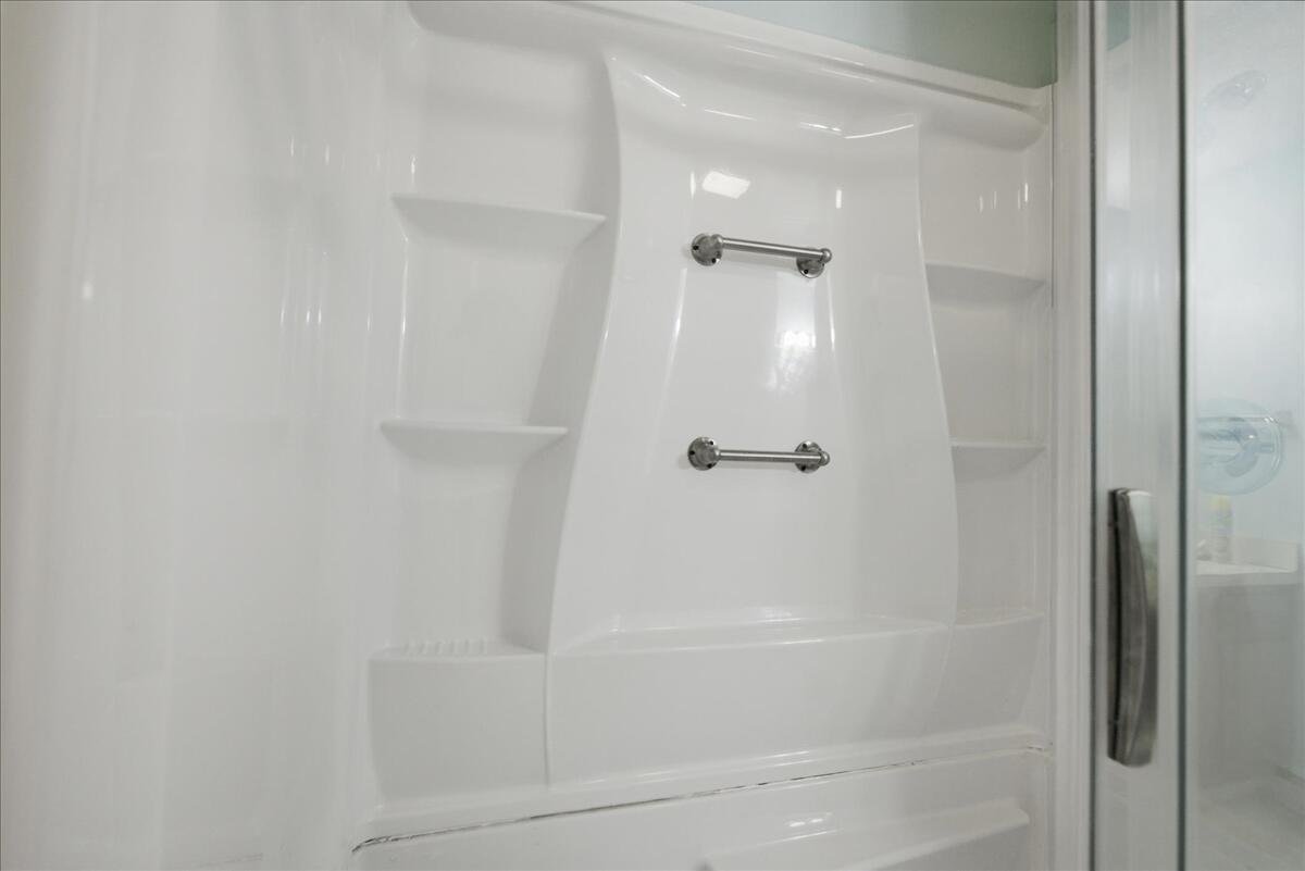 6 Colonial Way 6 Property Photo 26