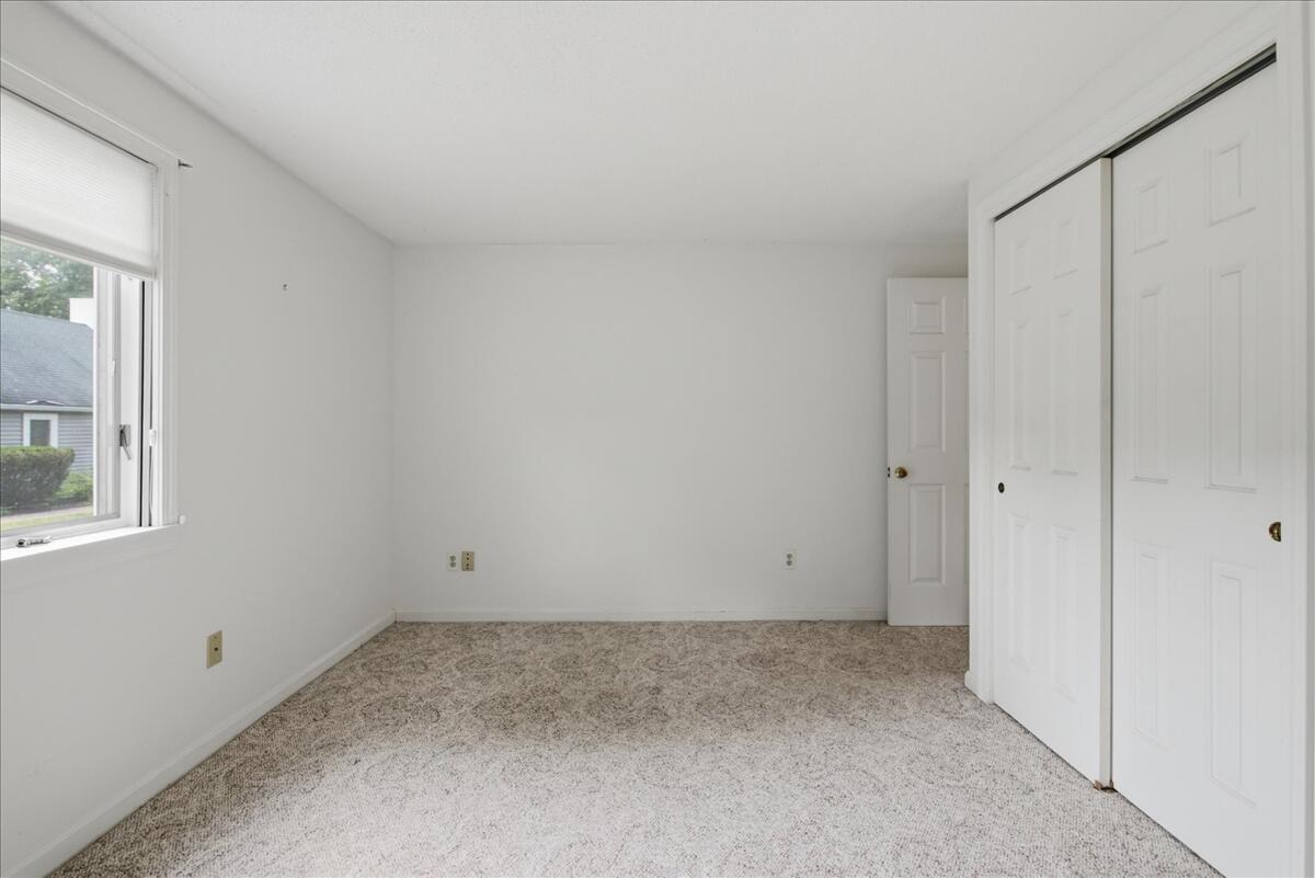 6 Colonial Way 6 Property Photo 28