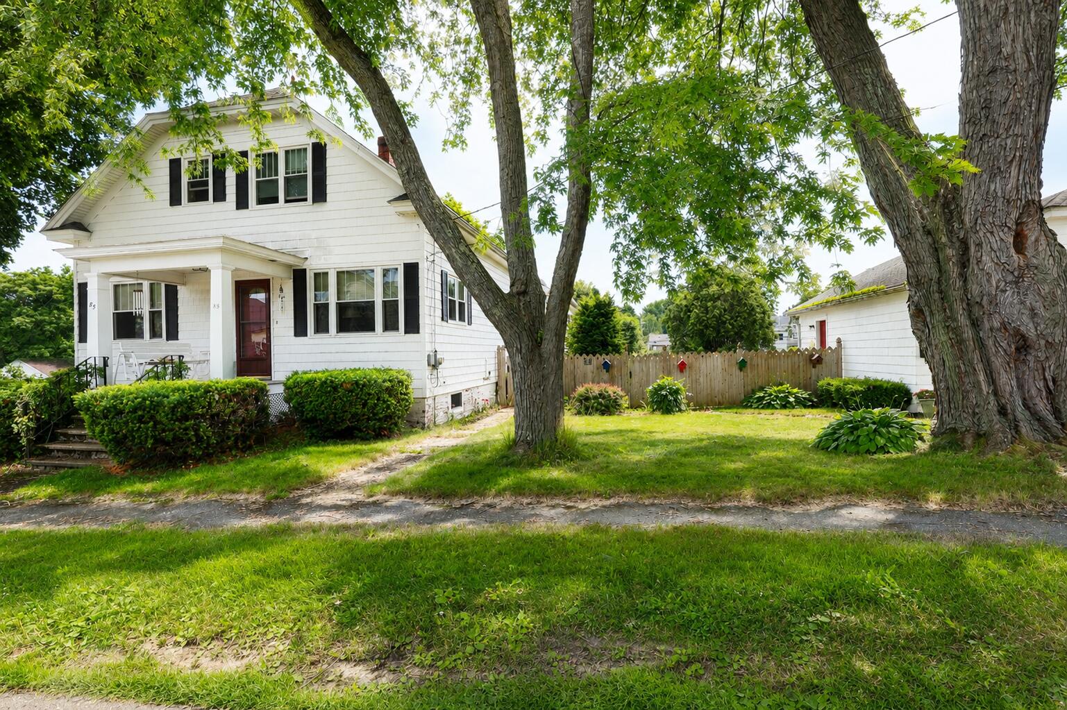 85 Dumont Avenue Property Photo 1