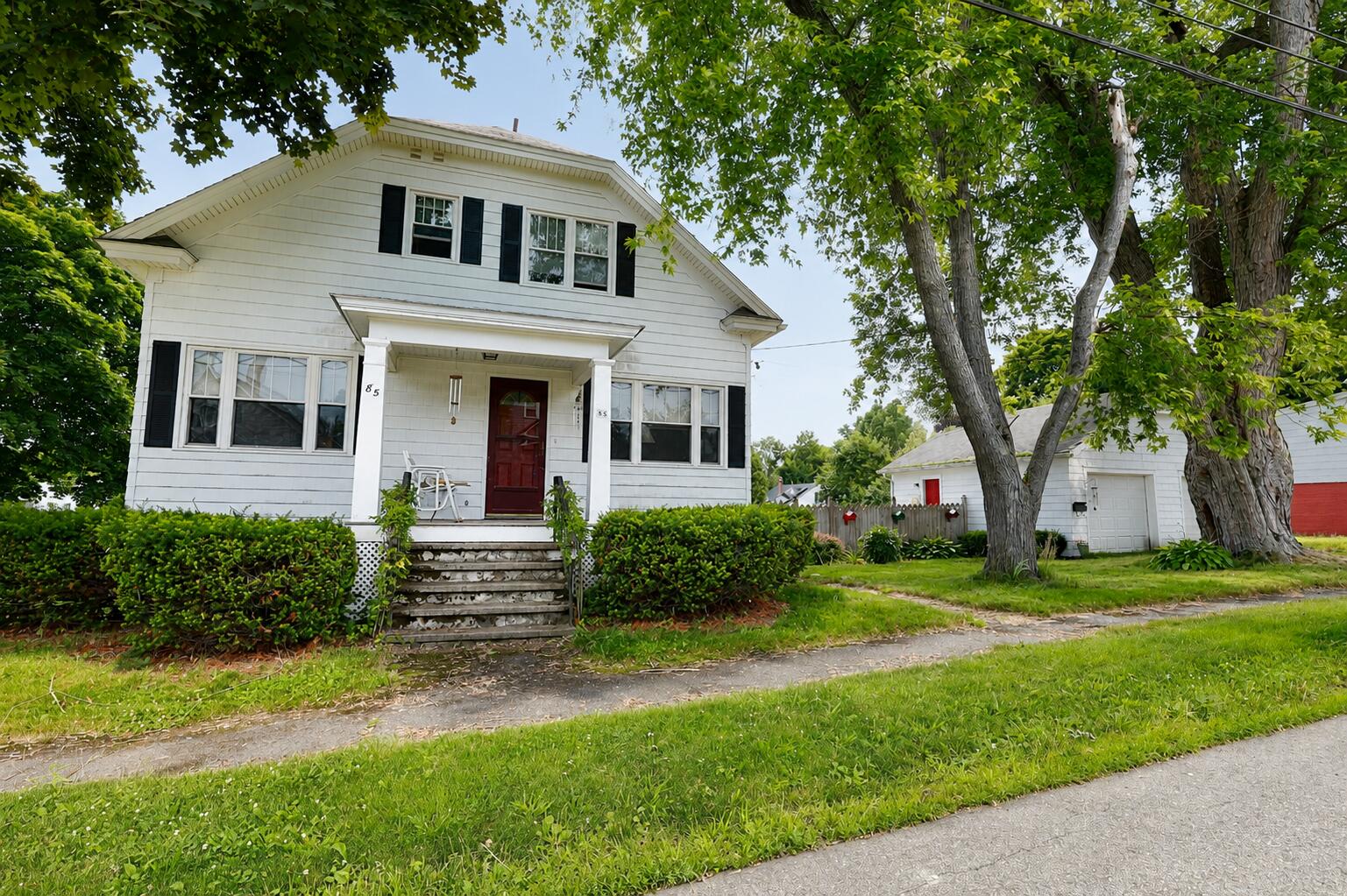85 Dumont Avenue Property Photo 2