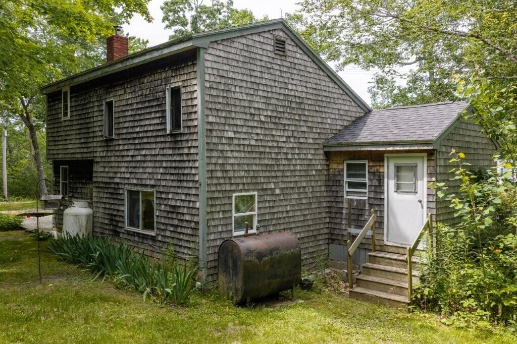 332 West Street Property Photo 2