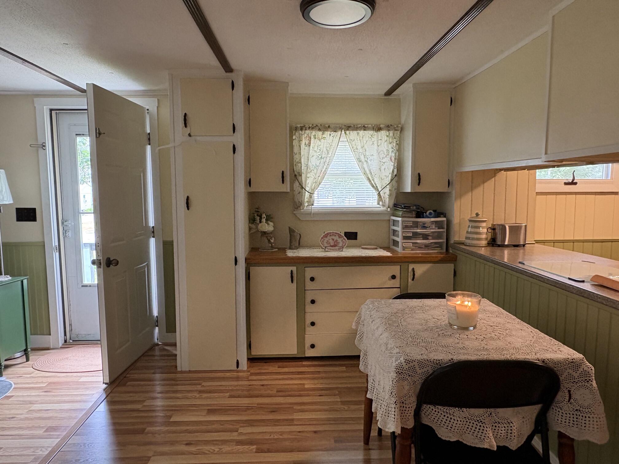332 West Street Property Photo 12