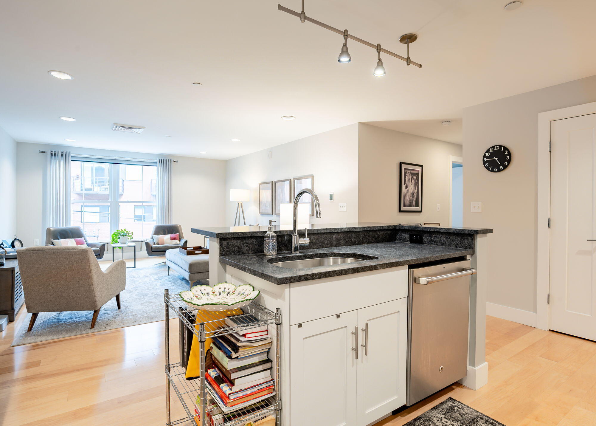 25 High Street 410 Property Photo 6