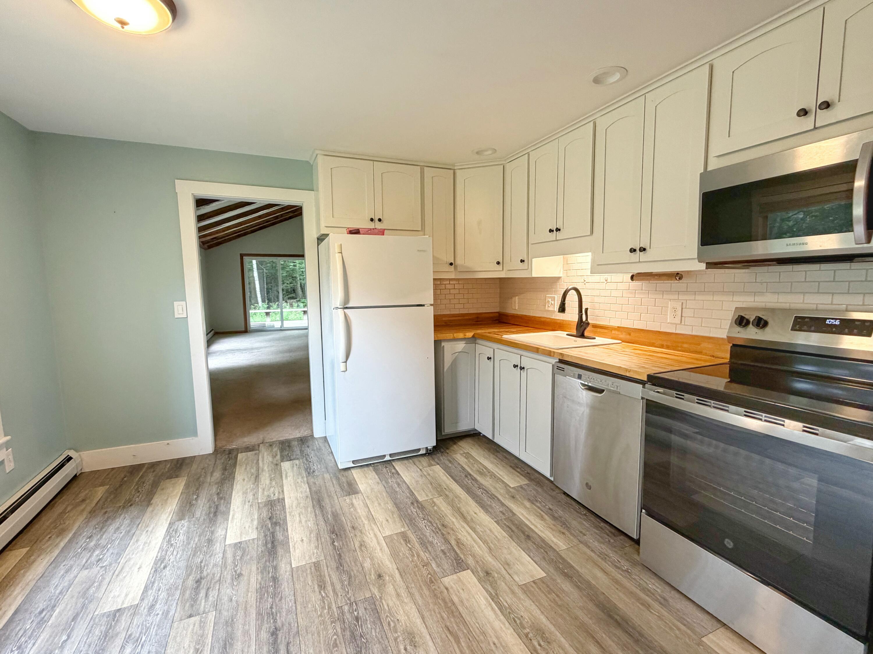 16 Hemlock Lane Property Photo 5