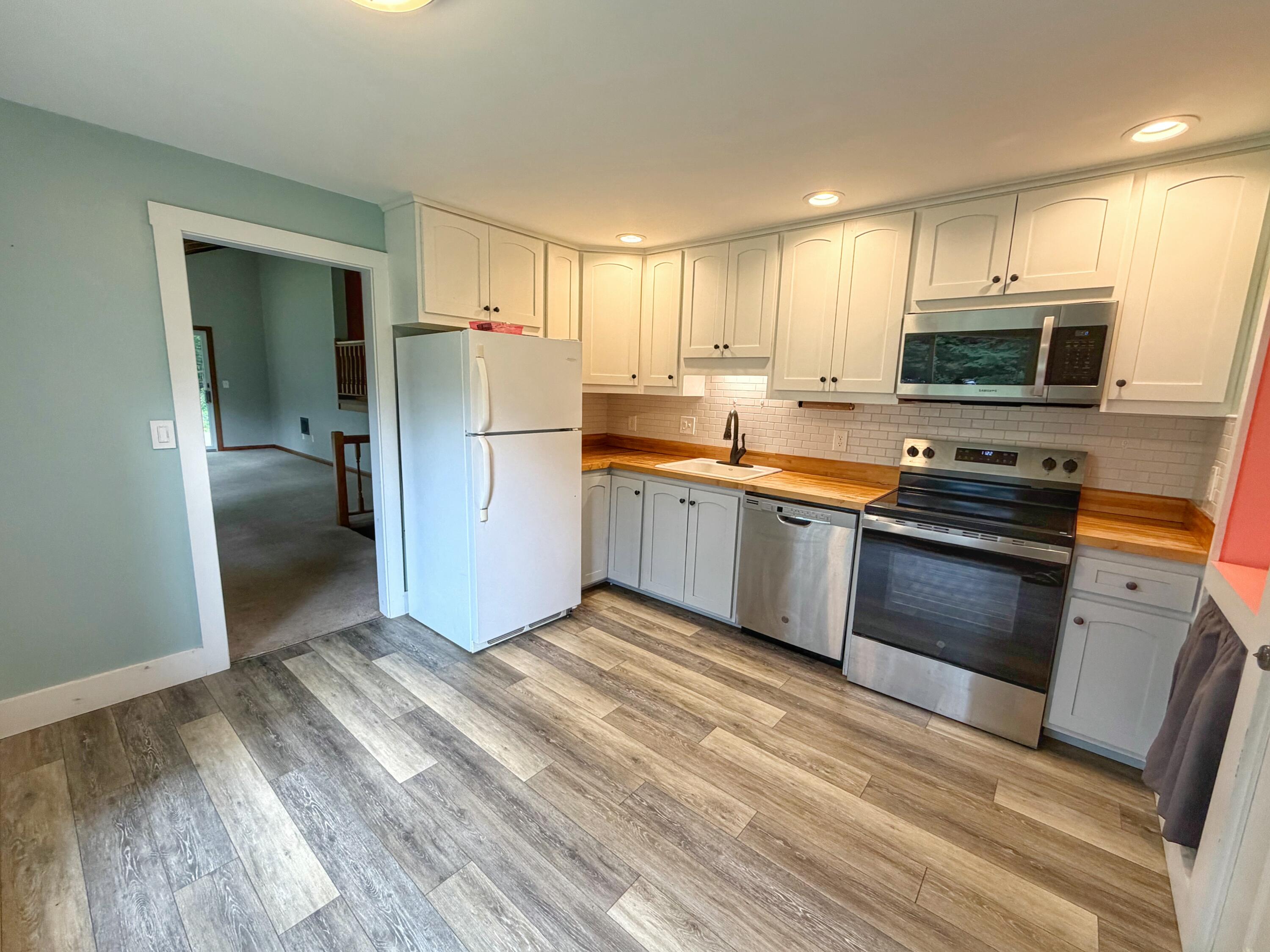 16 Hemlock Lane Property Photo 8