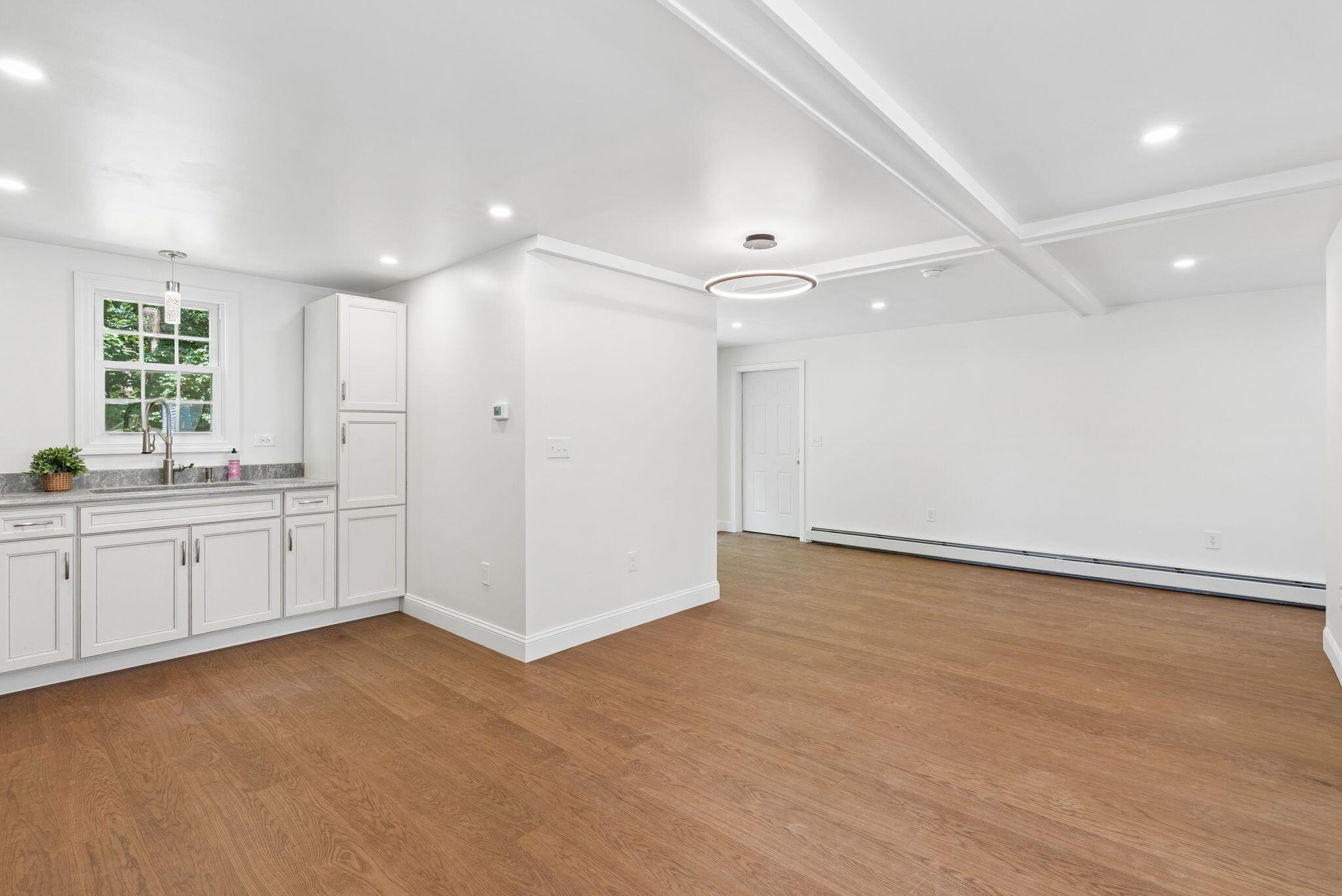 28 Douglas Street Property Photo 19