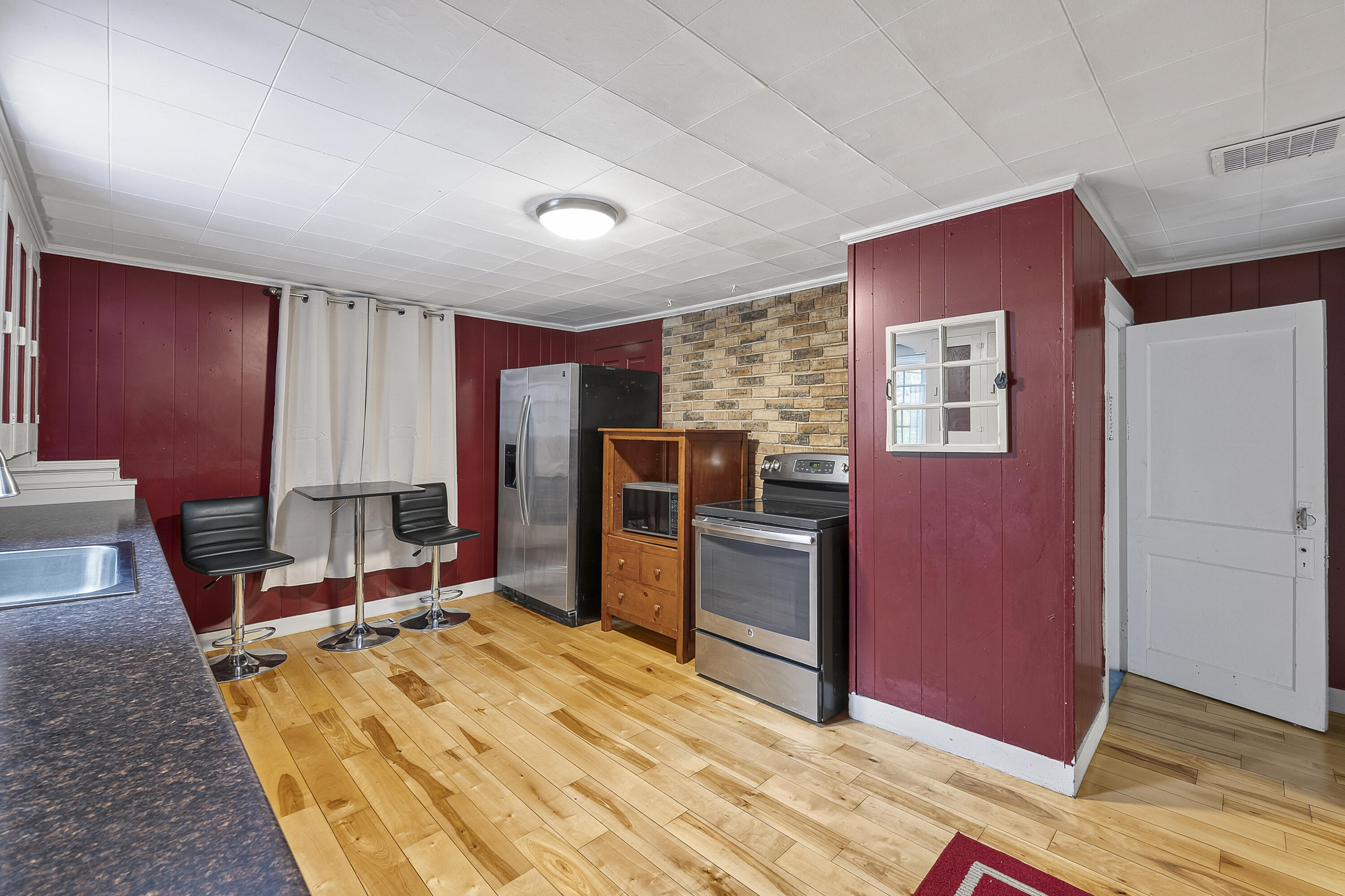 108 Middlesex Road Property Photo 5