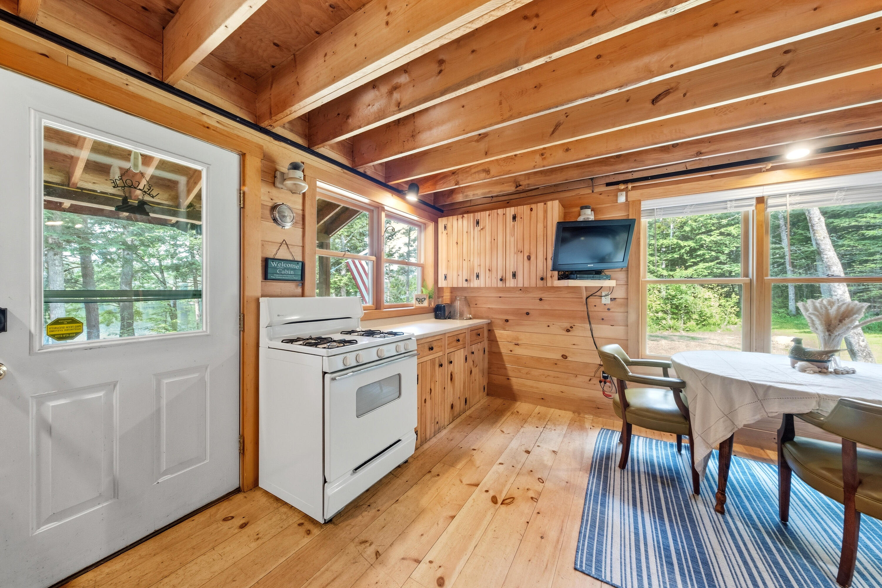660 Sprague Road Property Photo 15