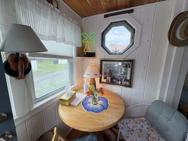 9 E Grand Avenue 15 Property Photo 4