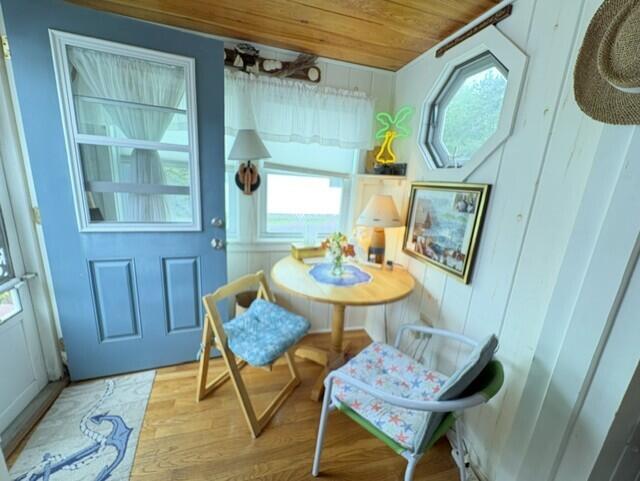 9 E Grand Avenue 15 Property Photo 5
