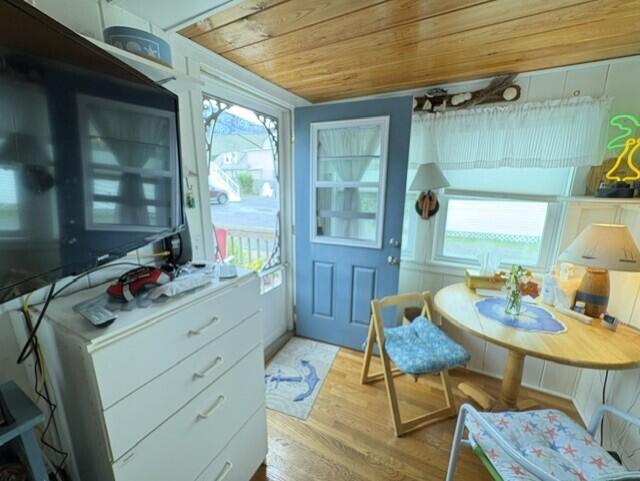 9 E Grand Avenue 15 Property Photo 6