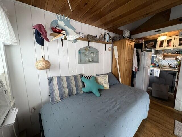 9 E Grand Avenue 15 Property Photo 7
