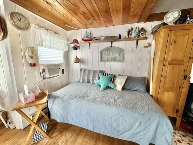 9 E Grand Avenue 15 Property Photo 8