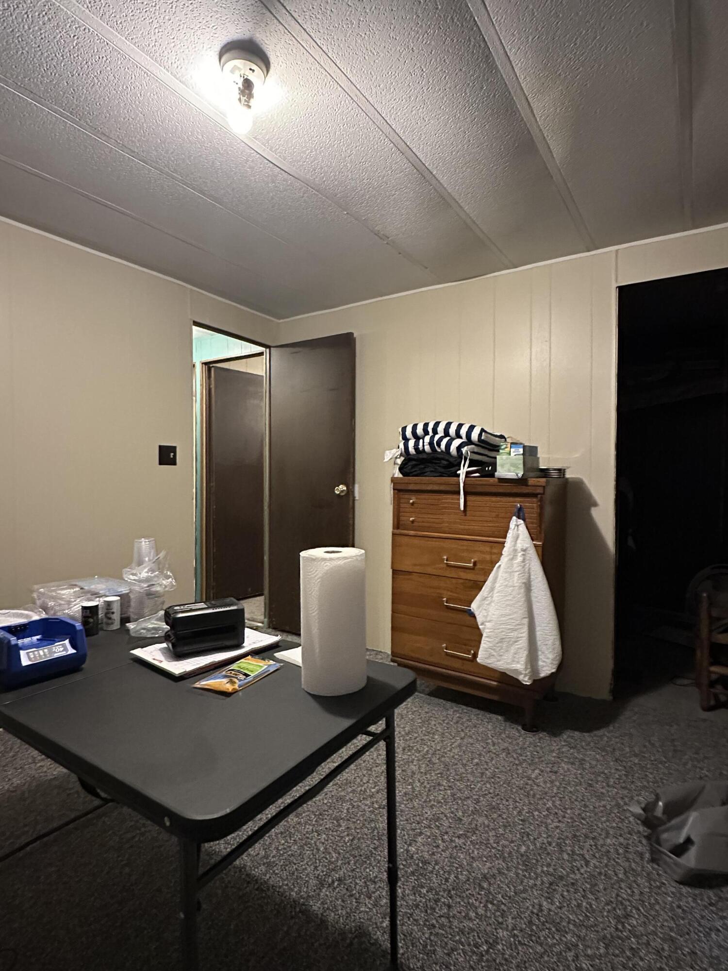 605 E Jay Road Property Photo 16
