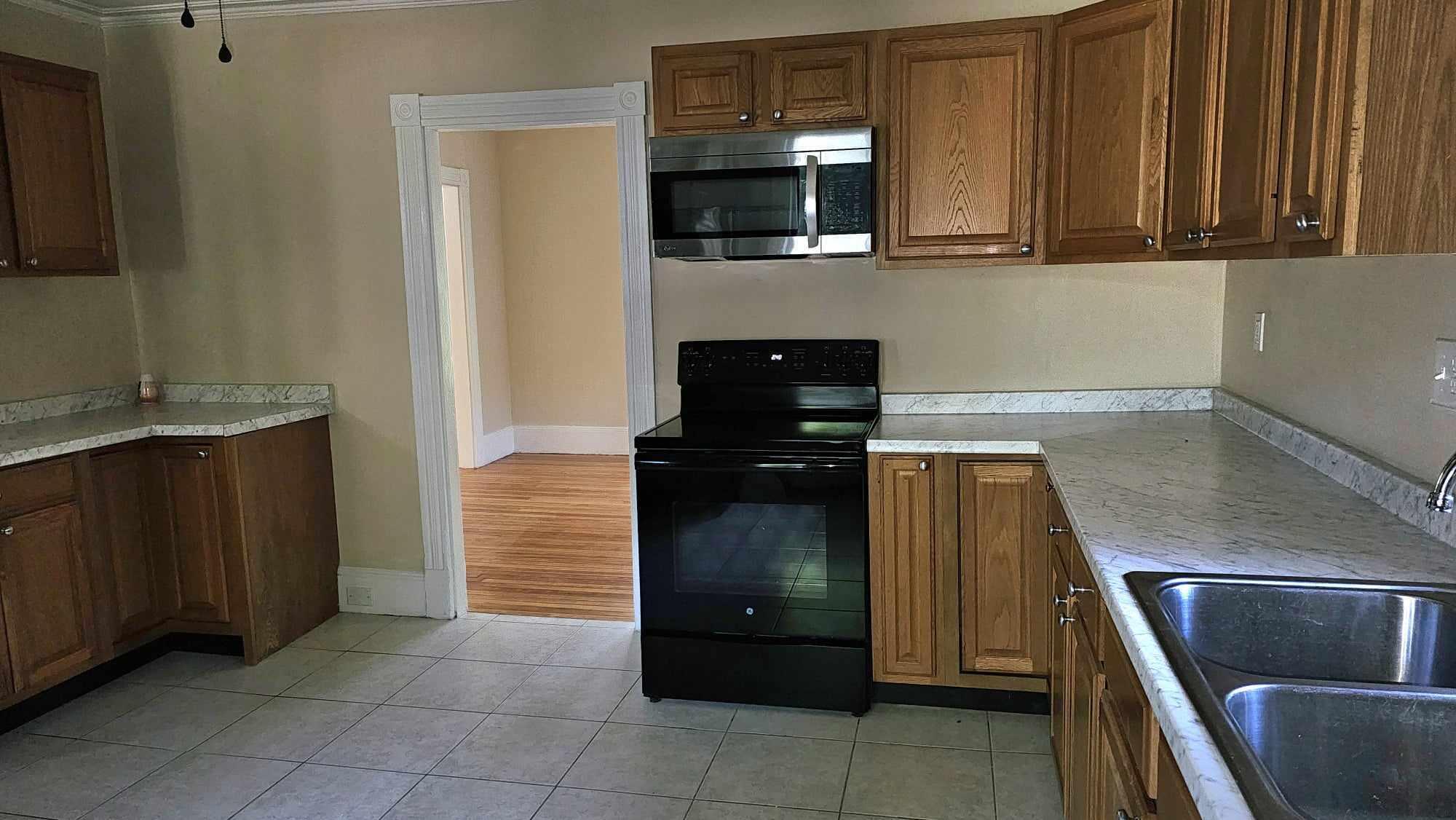 48 Pine Street Property Photo 3