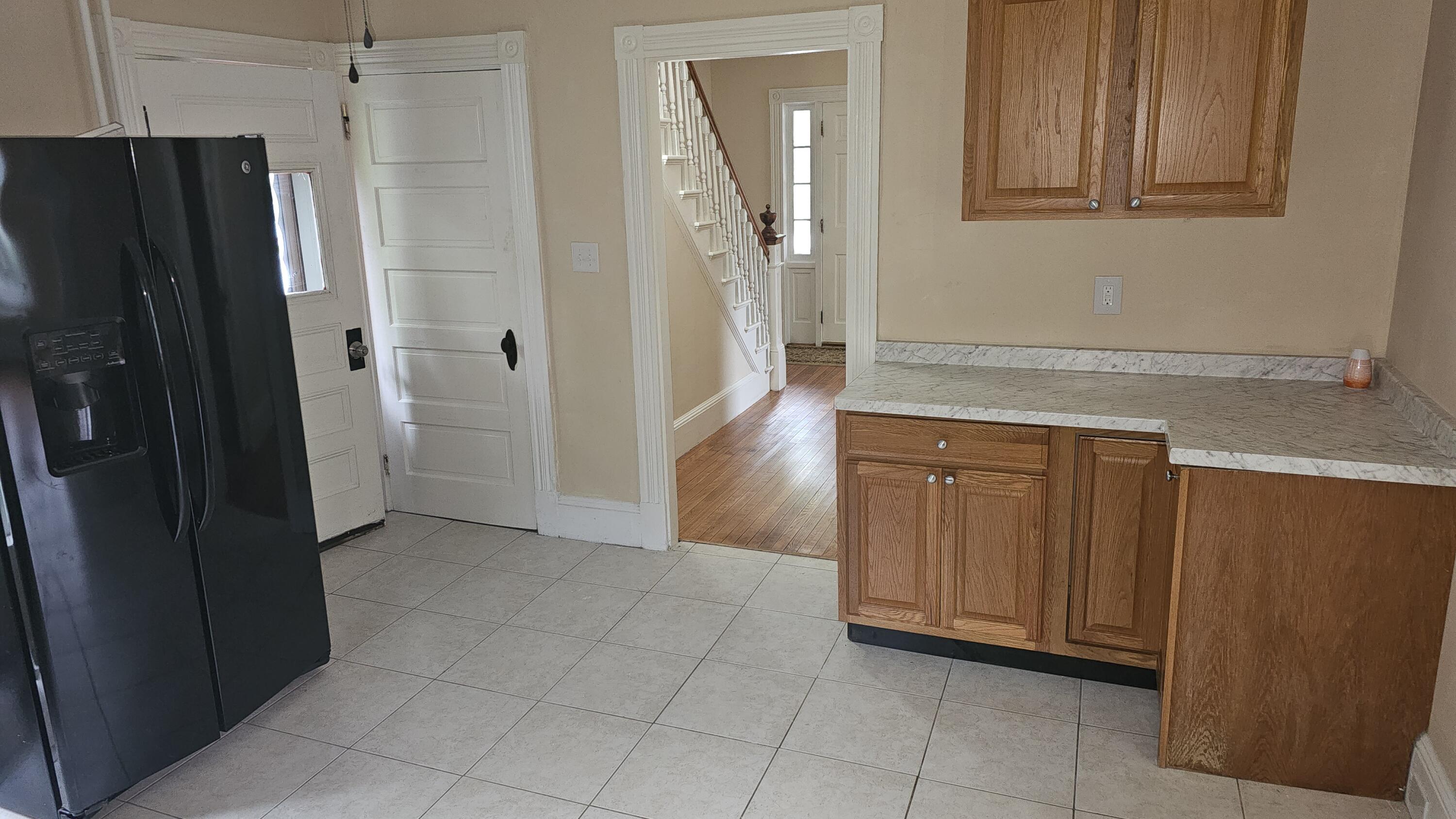 48 Pine Street Property Photo 5