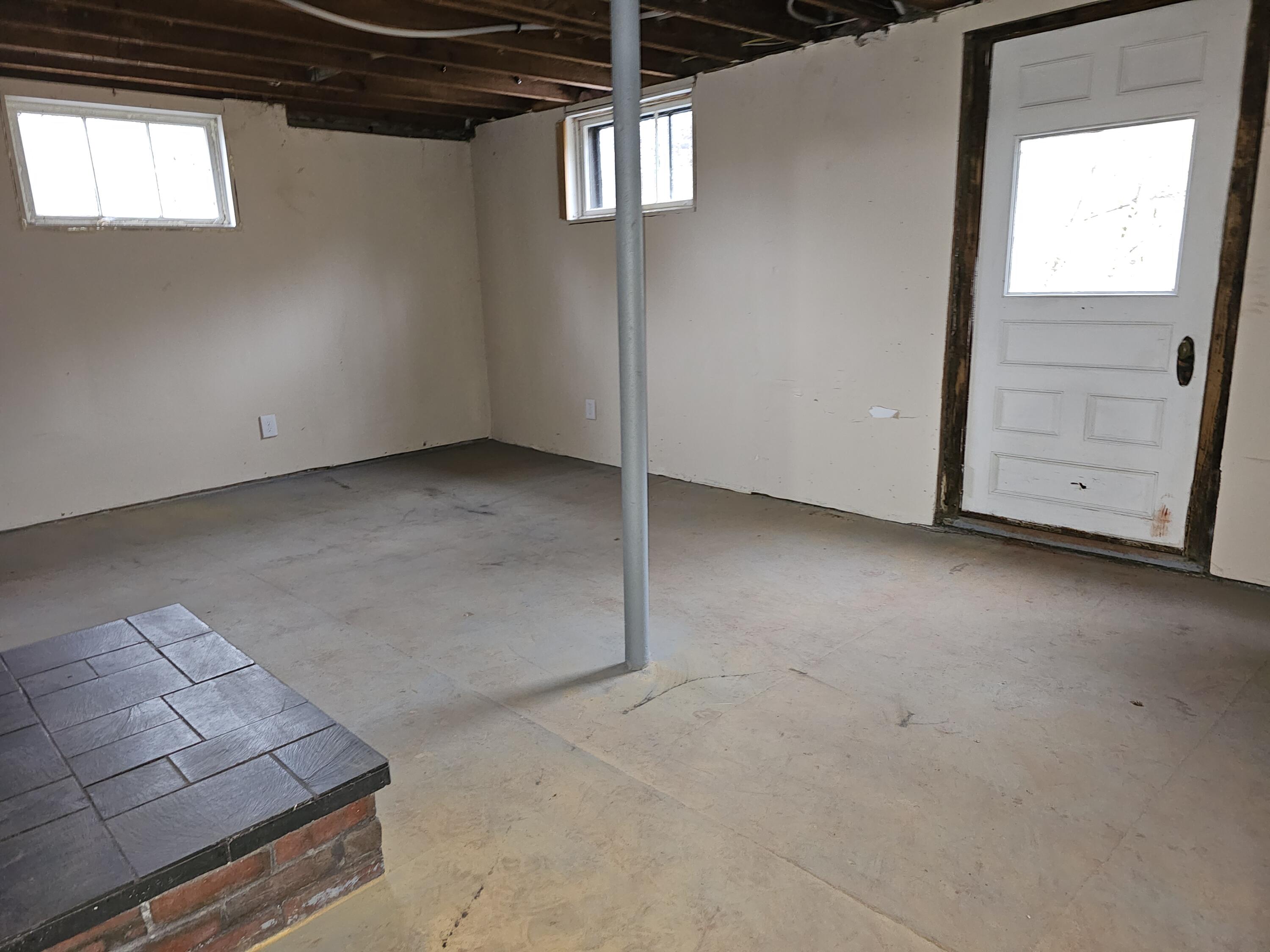 48 Pine Street Property Photo 33