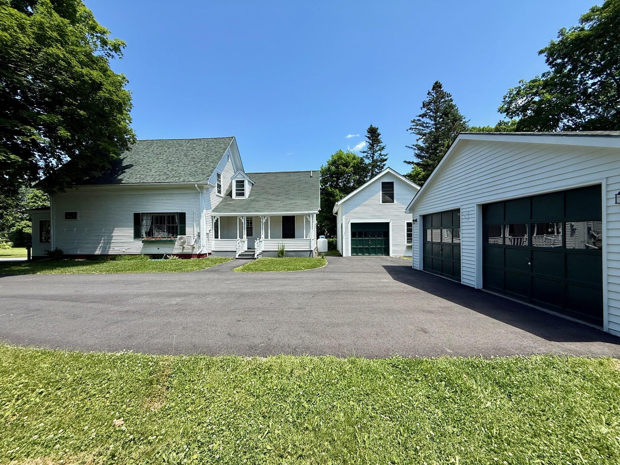 52 Calais Avenue Property Photo 5