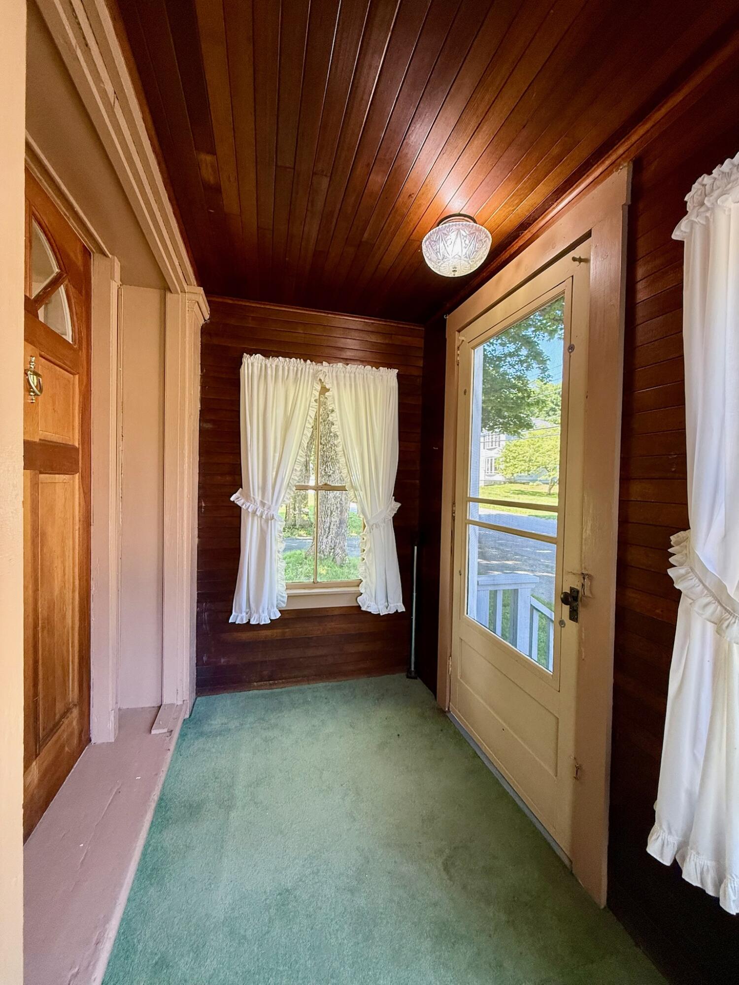 52 Calais Avenue Property Photo 8