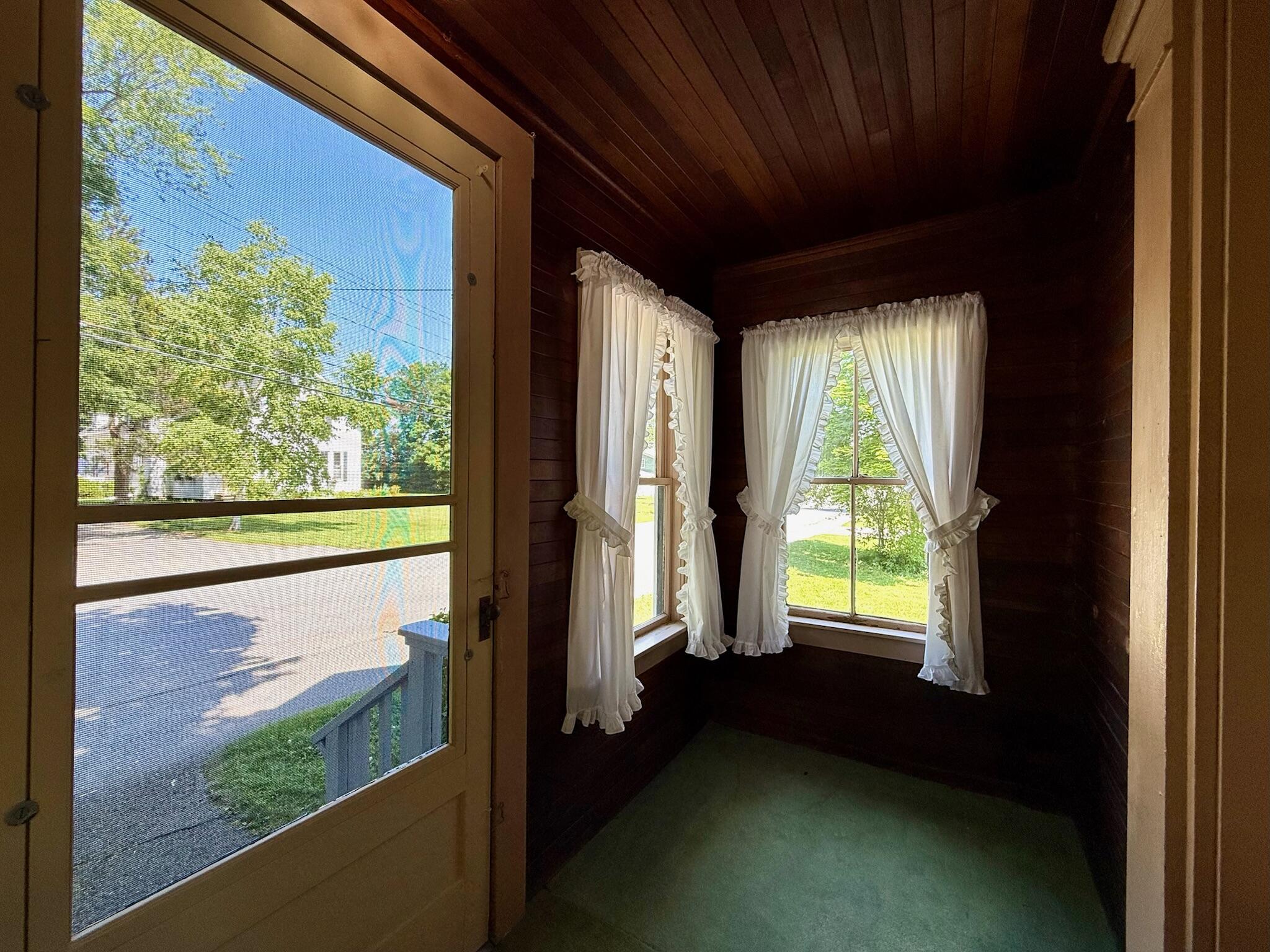 52 Calais Avenue Property Photo 9